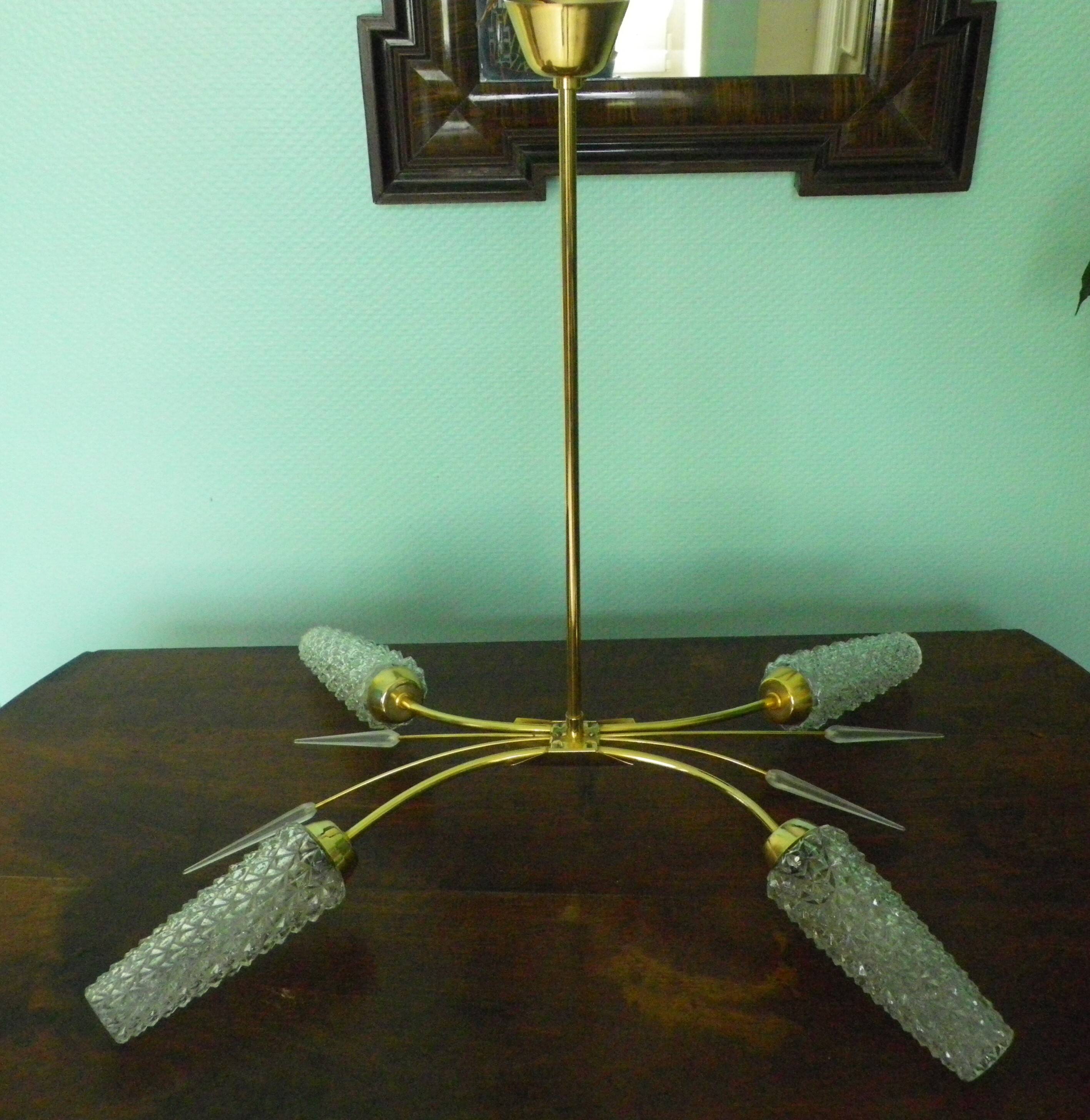 Four-light suspension with glass lampshade, diamond size, 1980.