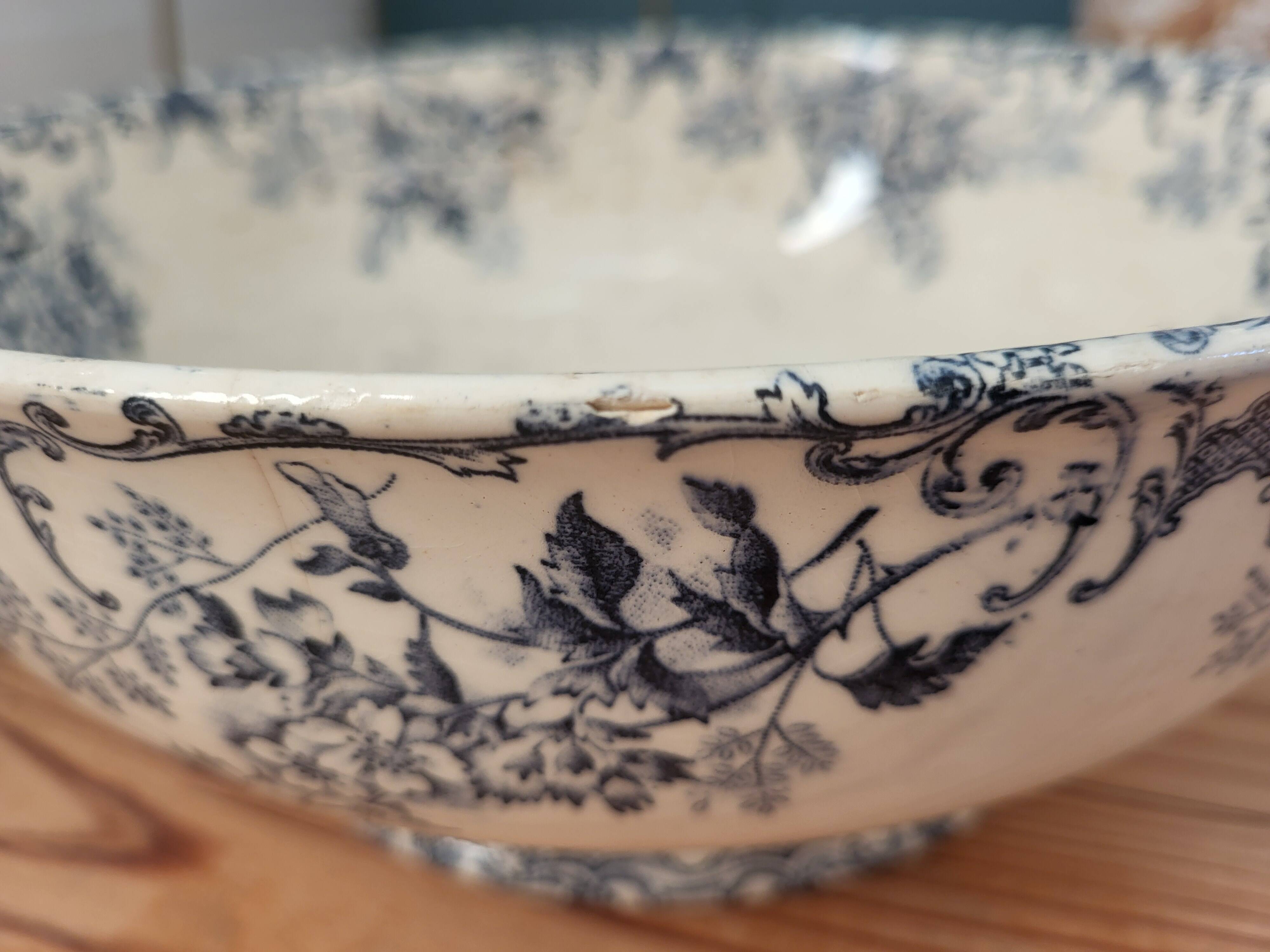 Floréal ironstone salad bowl on pedestal