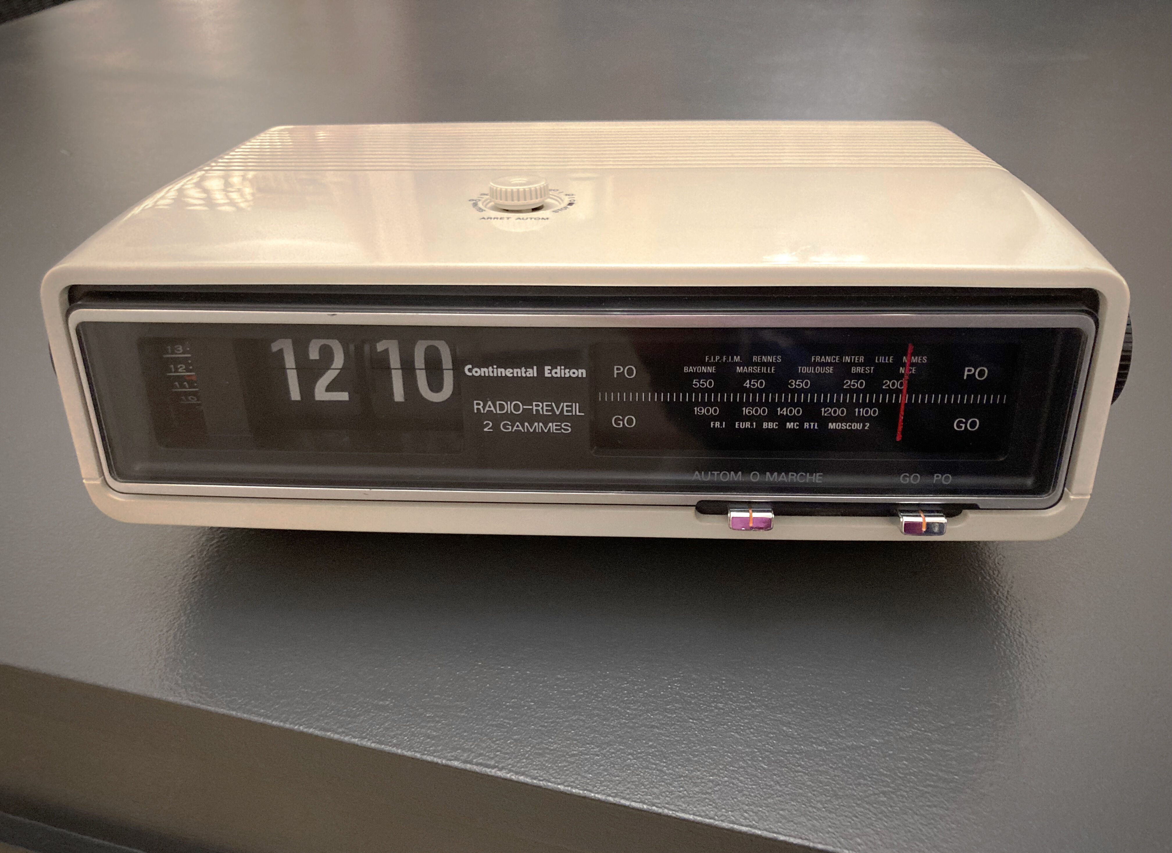 Radio vintage reveil a unfolding Continental Edison 1973