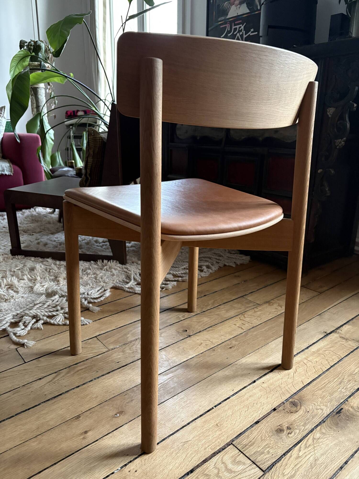 Takt Cross Chair in oiled oak with cognac leather seat