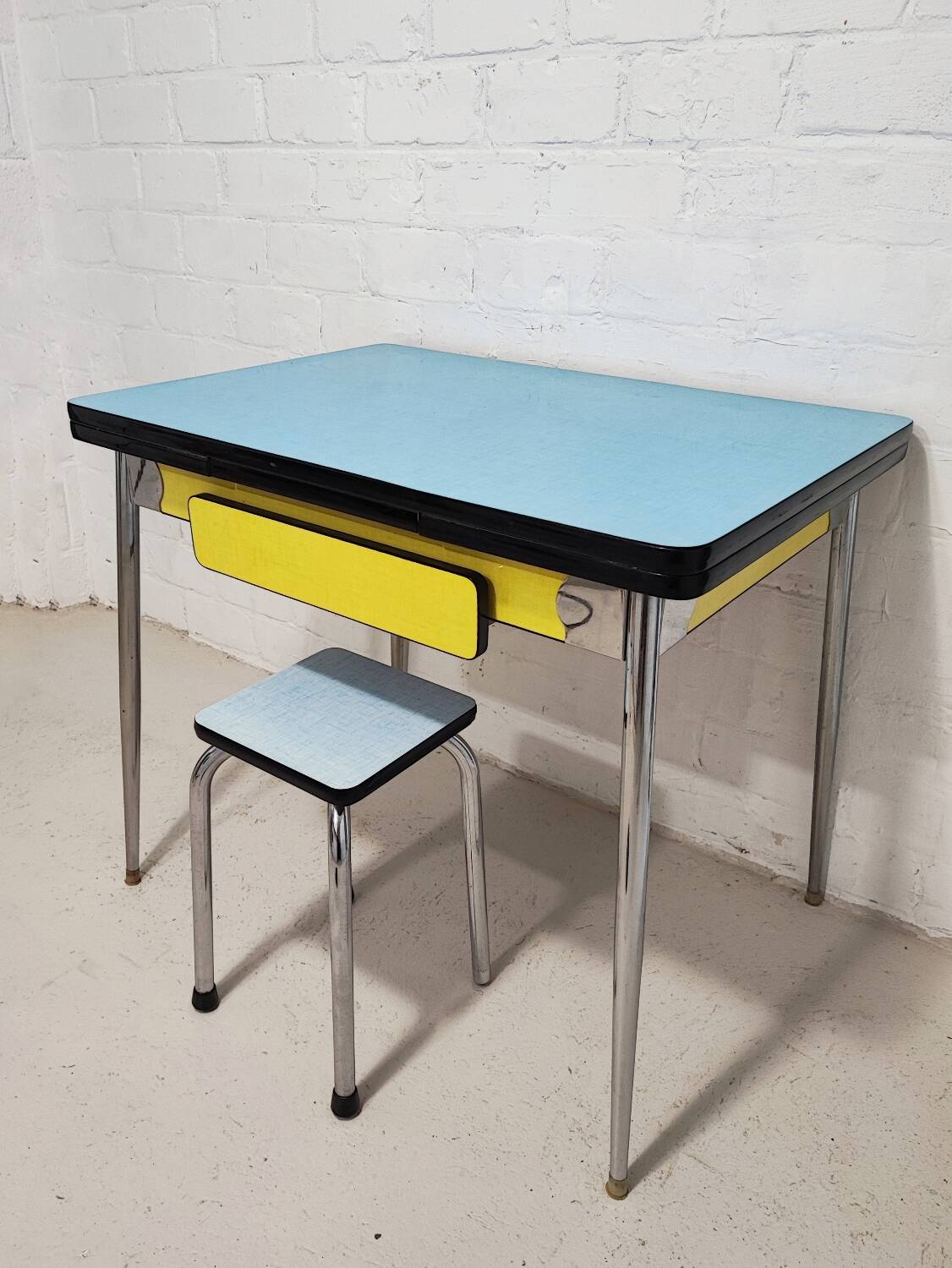 Two-tone formica table