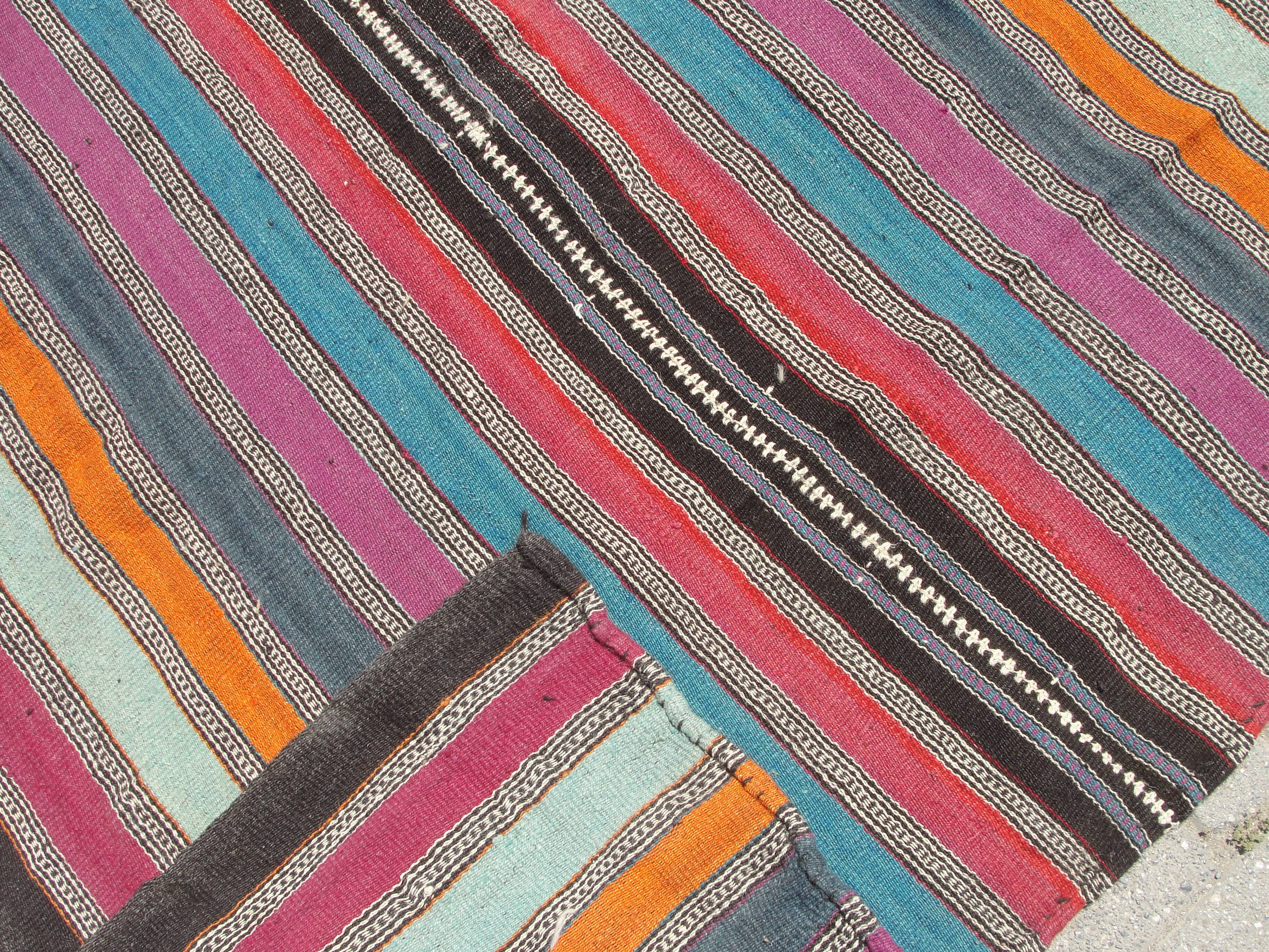 Vinatage turkish large kilim rug