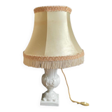 Lampe opaline, potiche blanche, abat-jour