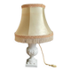 Lampe opaline, potiche blanche, abat-jour