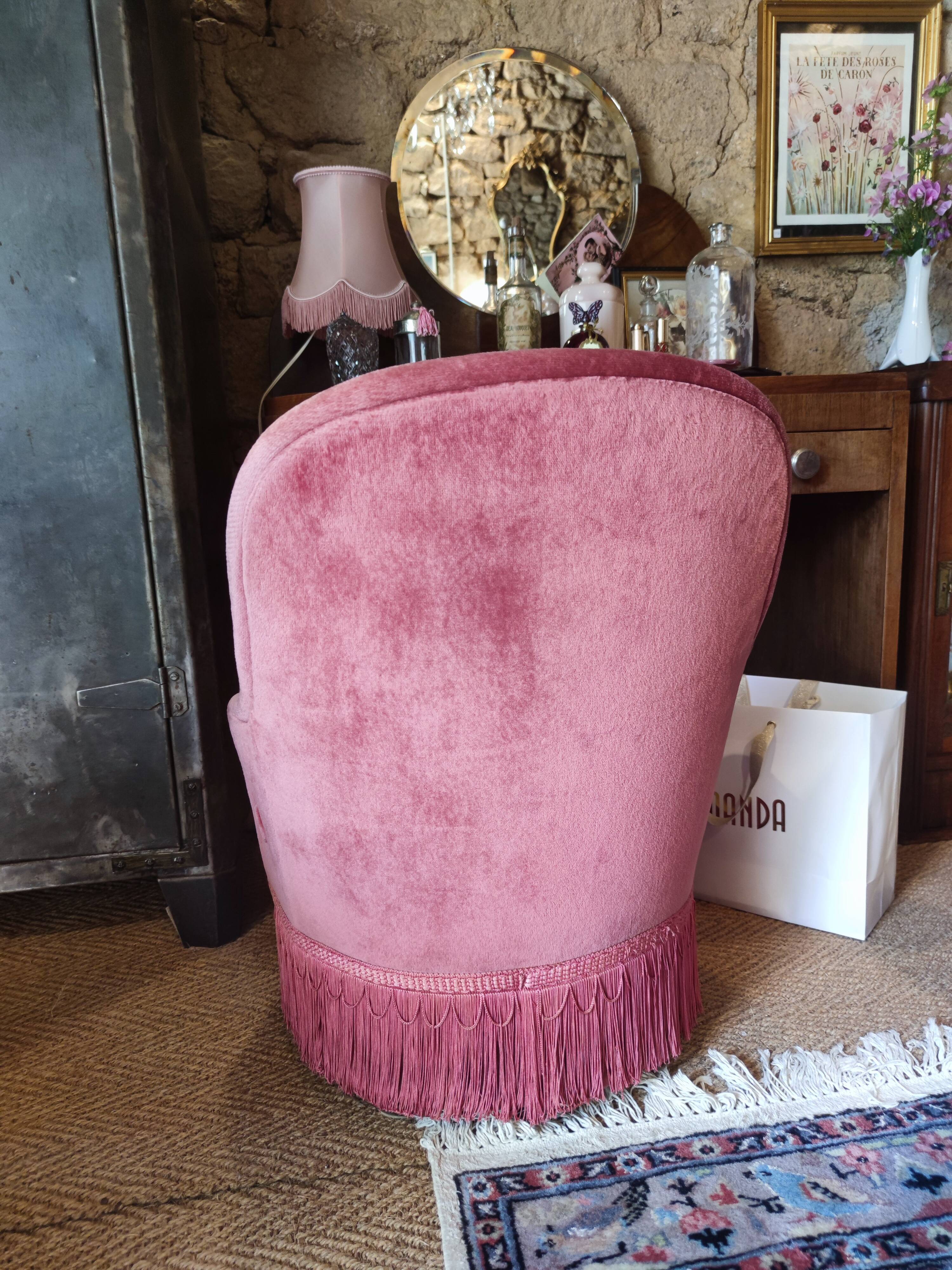 Pink toad armchair