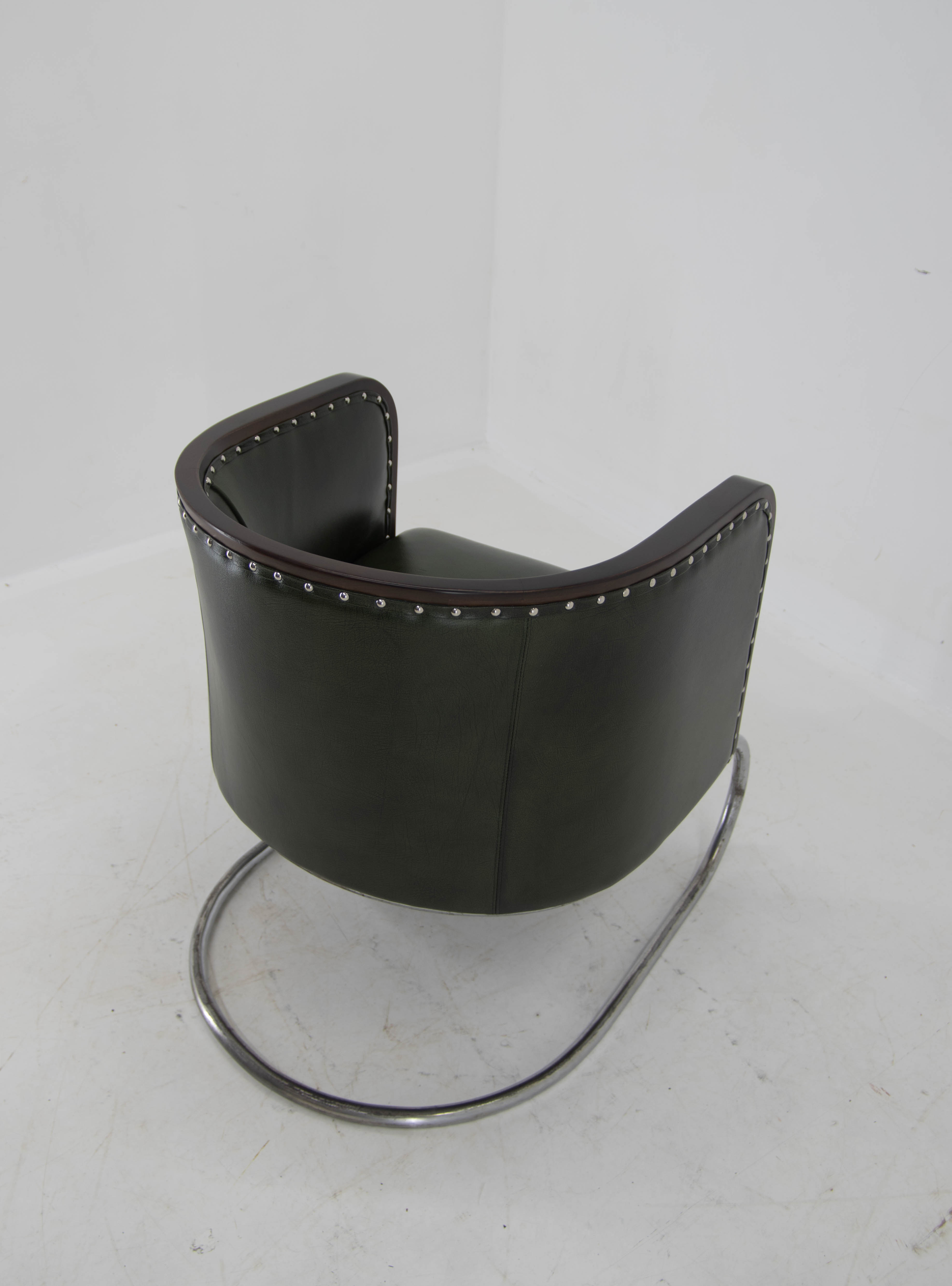 Bauhaus Tubular Armchair in Green Leather,  1930s, Restored