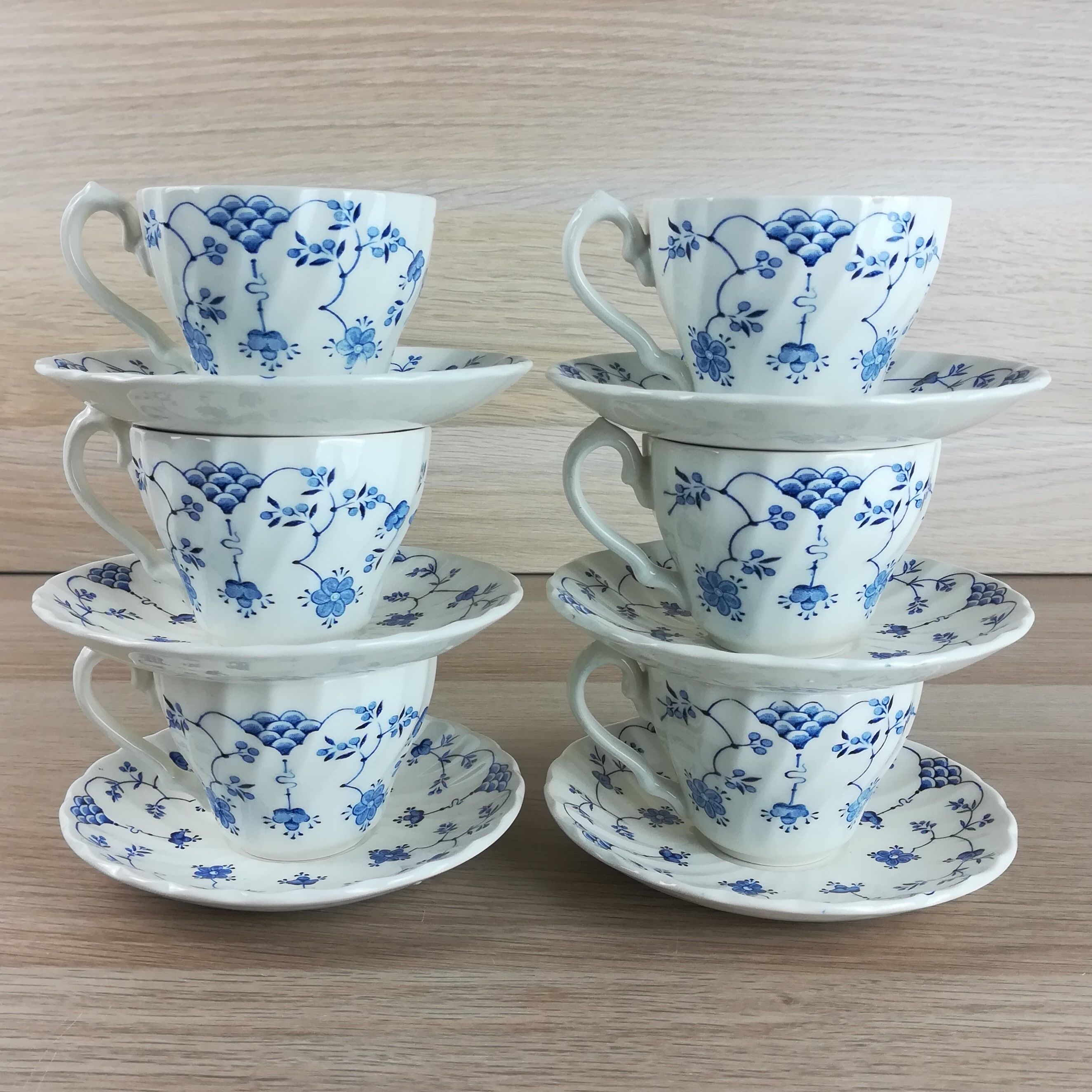 6 cups & saucers faience english