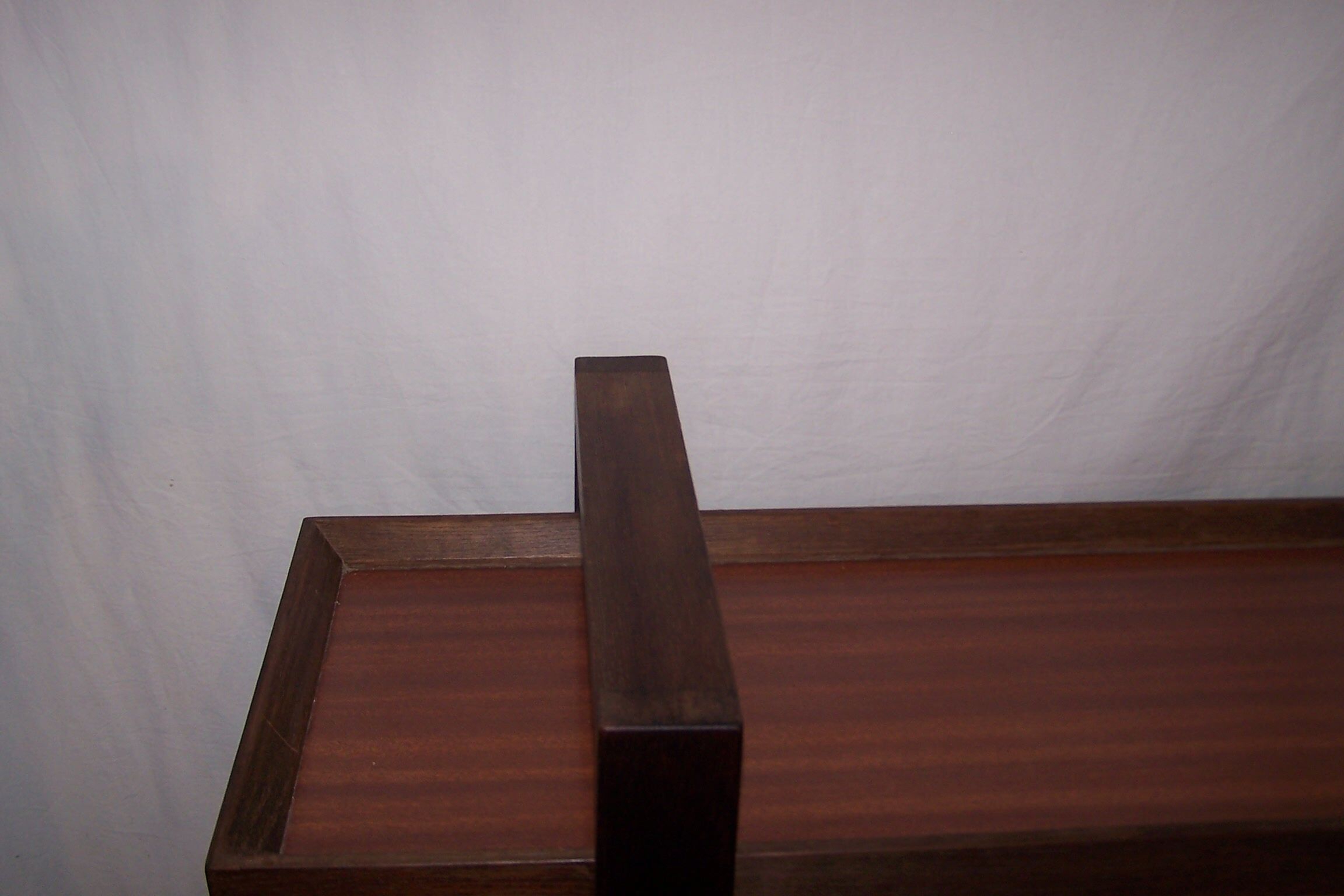 Standing shelf reconstruction of the 50s