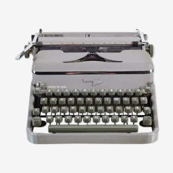 Hermes 2000 typewriter