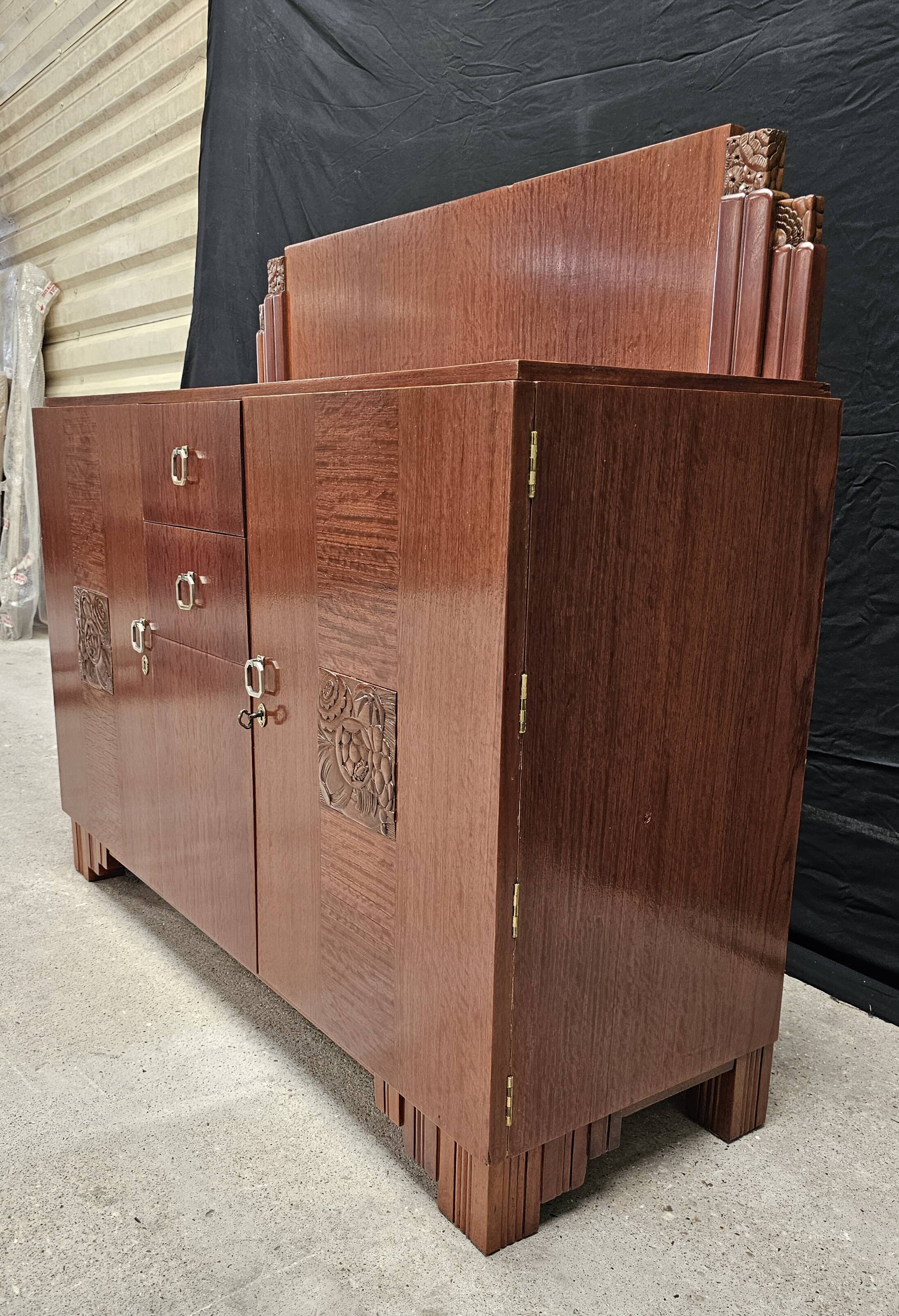 Art Deco buffet by Saddier & Fils in solid rosewood and veneer.
