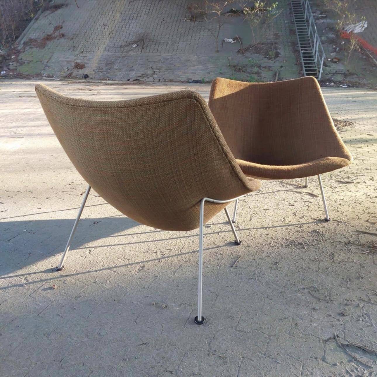 Pair of Oyster armchairs by Pierre Paulin for Artifort