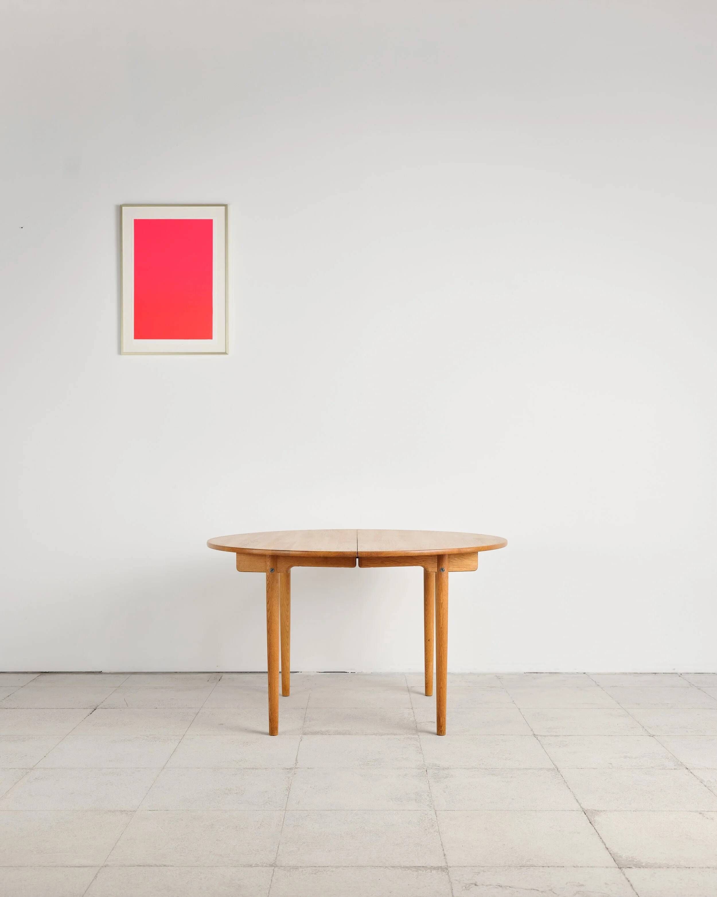 Table ronde extensible en chêne par Hans J. Wegner, Danemark, années 70