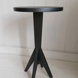 Pedestal table