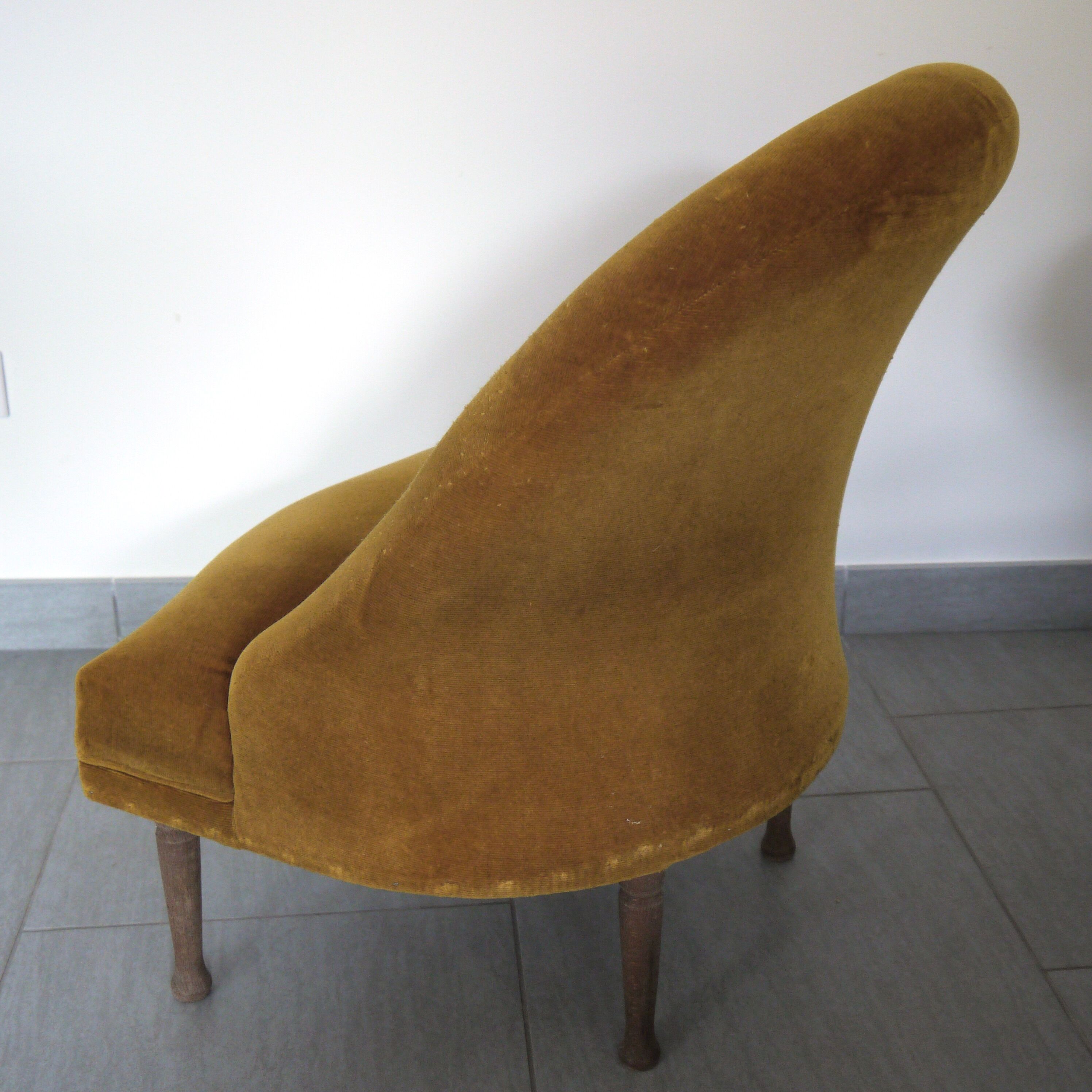 Yellow velvet padded toad armchair