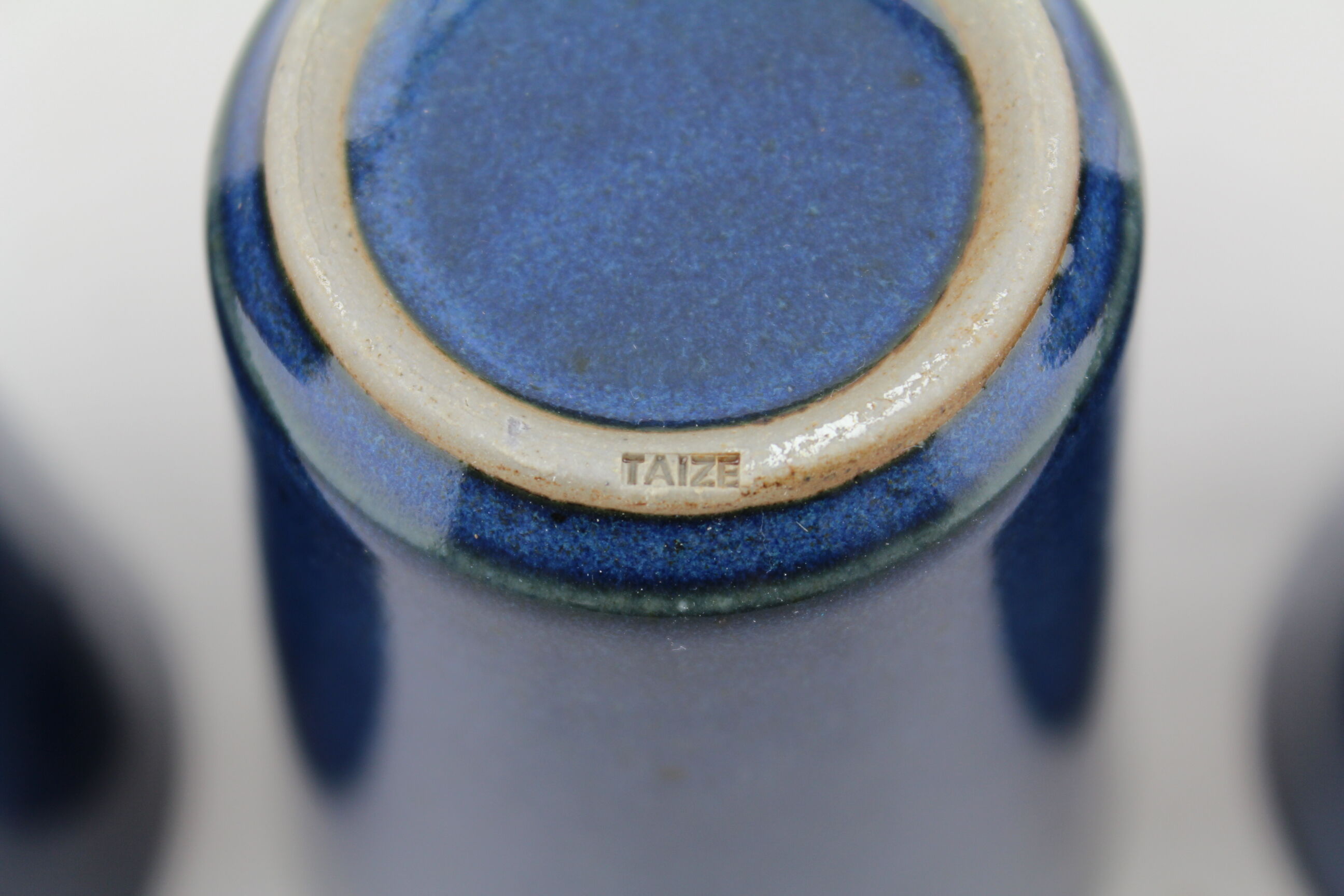 Lot de 3 gobelets en céramique bleue de Taizé