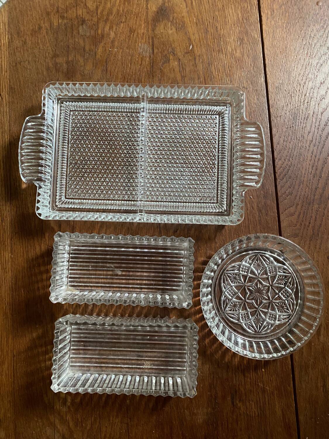 Plateau et ramequins en verre années 50.