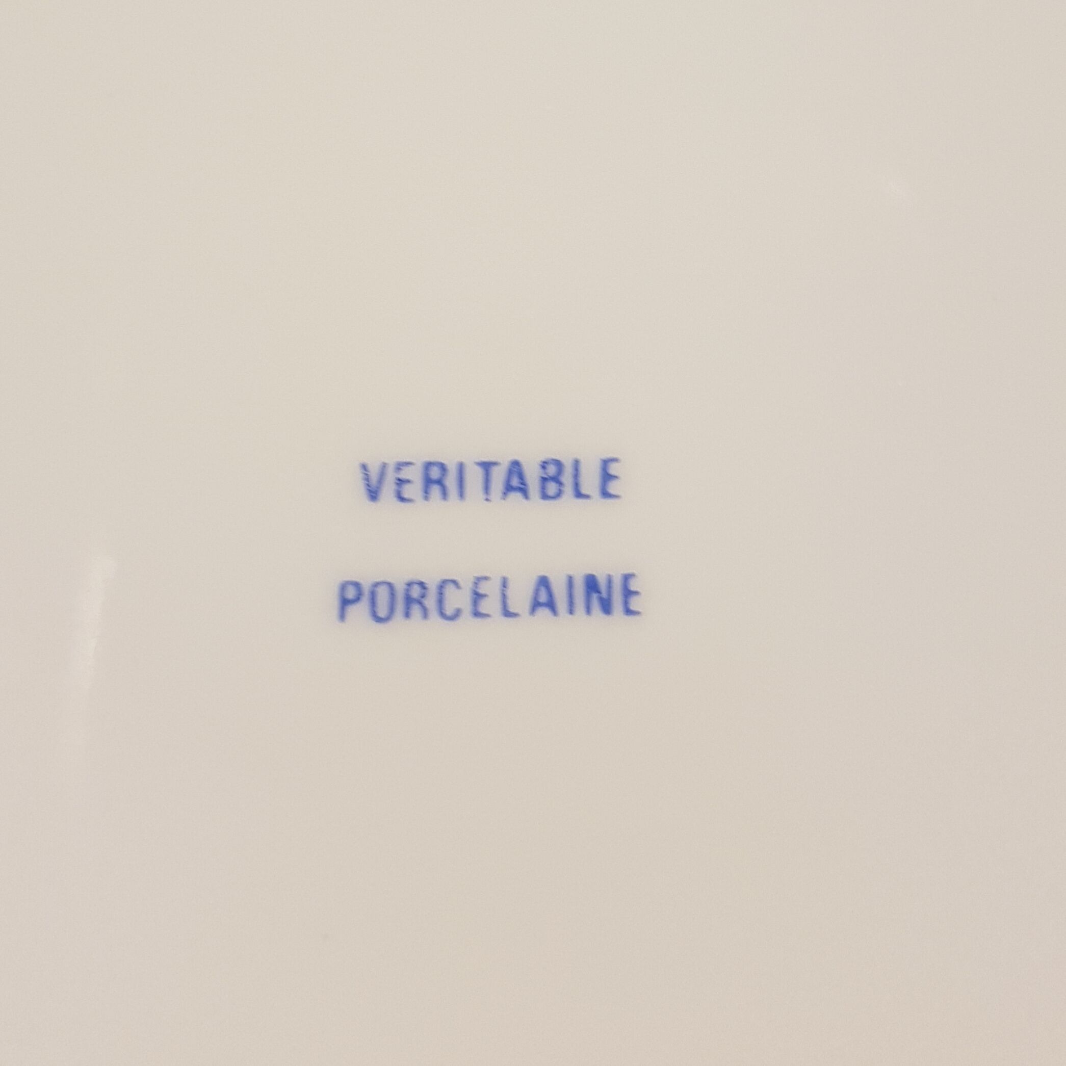 9 Porcelain dessert plates