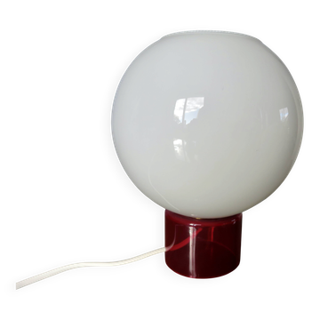 Lampe 70s' en opaline blanche et verre translucide rouge