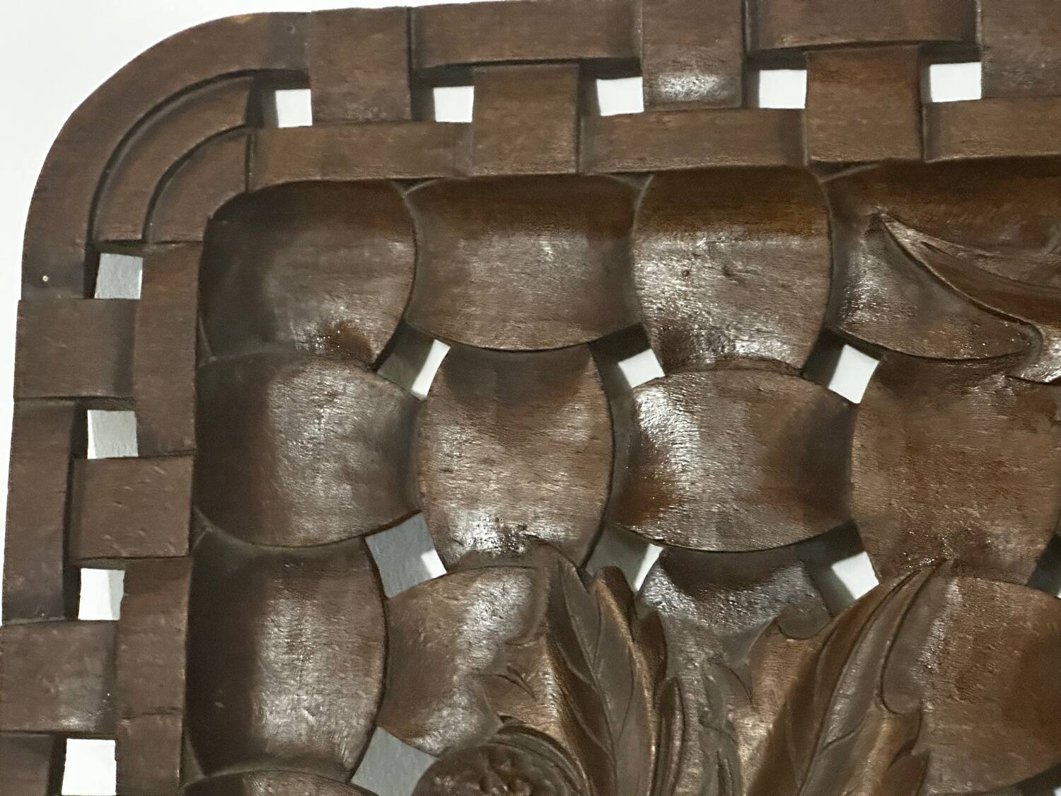 Grand Plateau/ Vintage 1950s Ashtray in Carved Wood