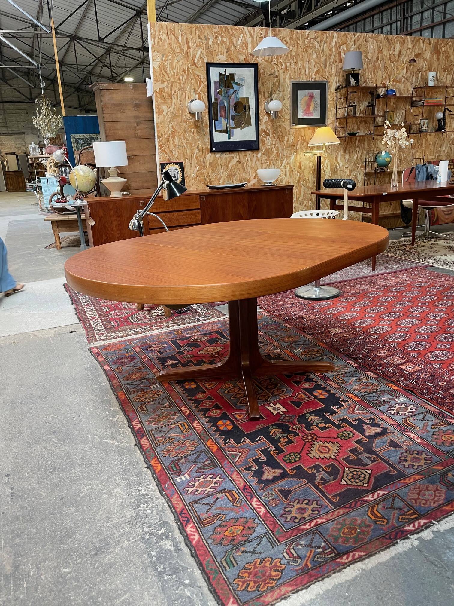 Baumann round teak table, vintage 1970s, Roche Bobois