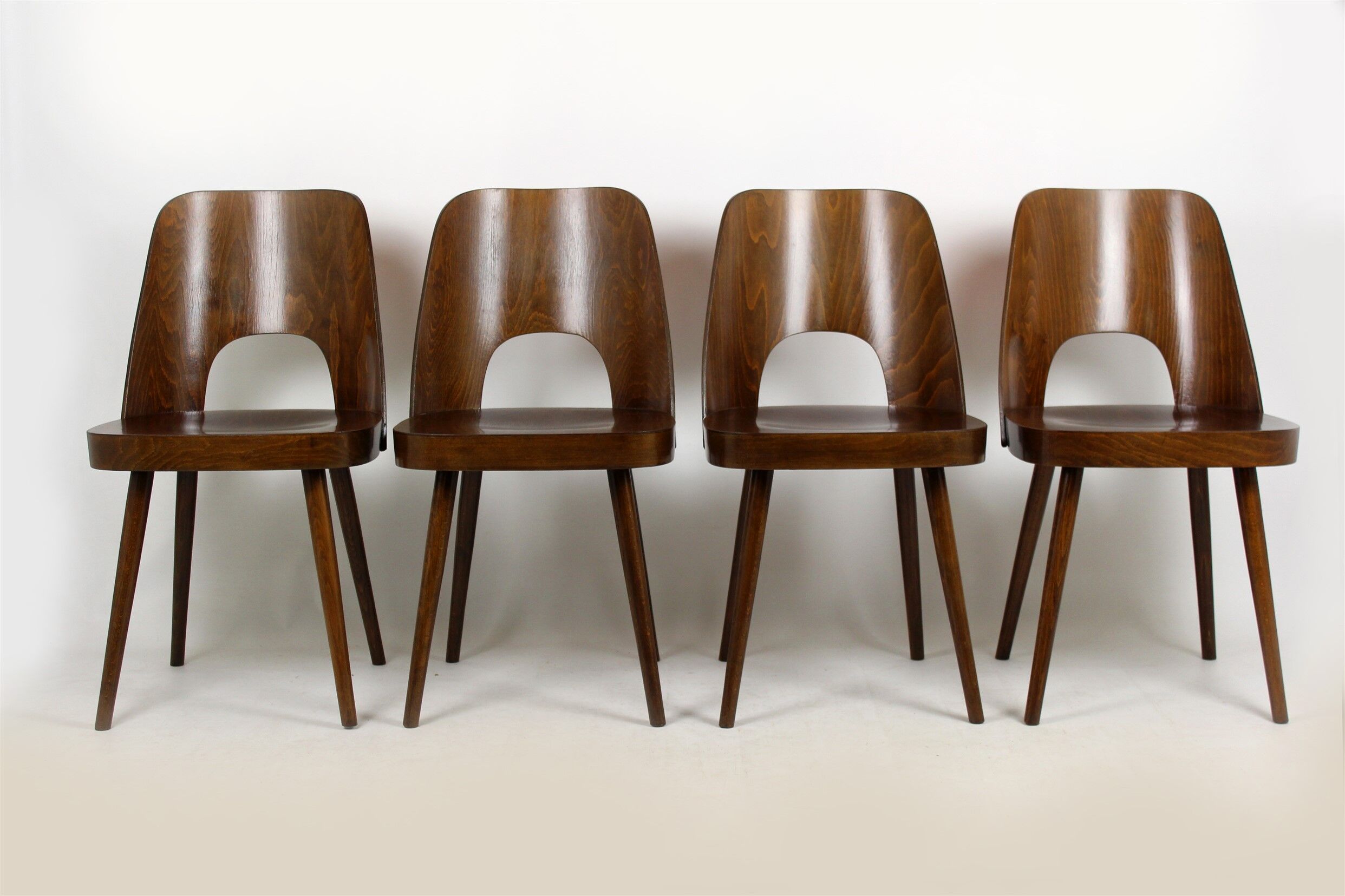 Set of 4 wooden chairs by Oswald Haerdtl for ton, 1950s, no. 515