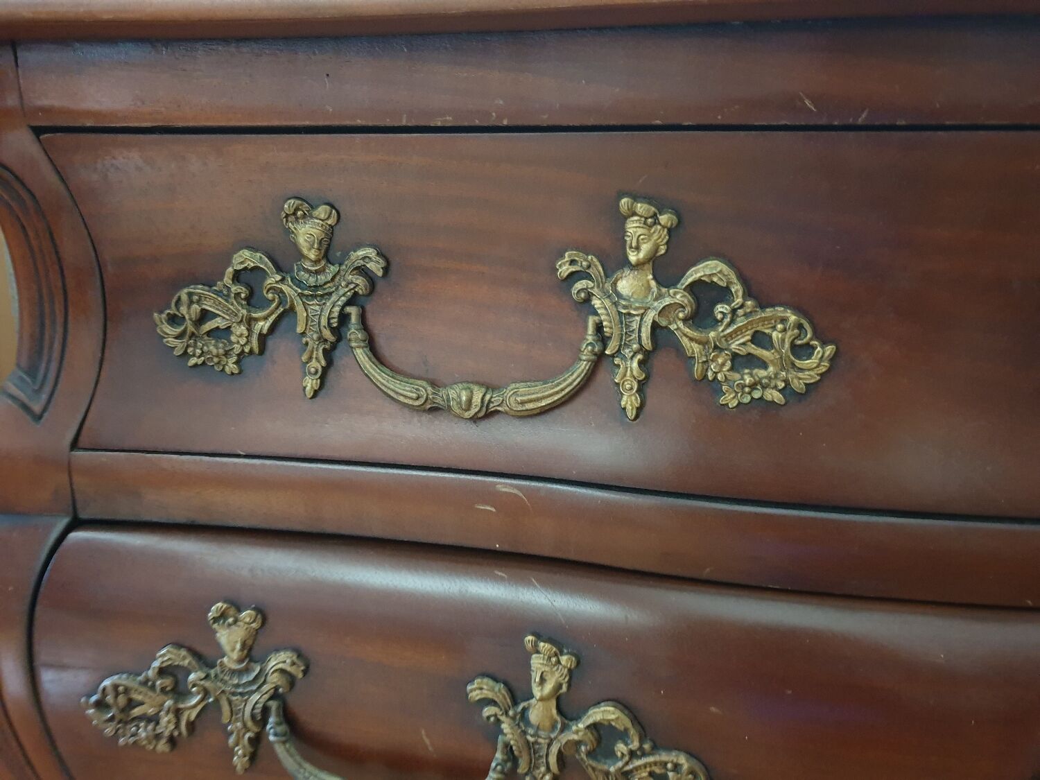 Commode tombeau estampillée armengaud style Louis XV