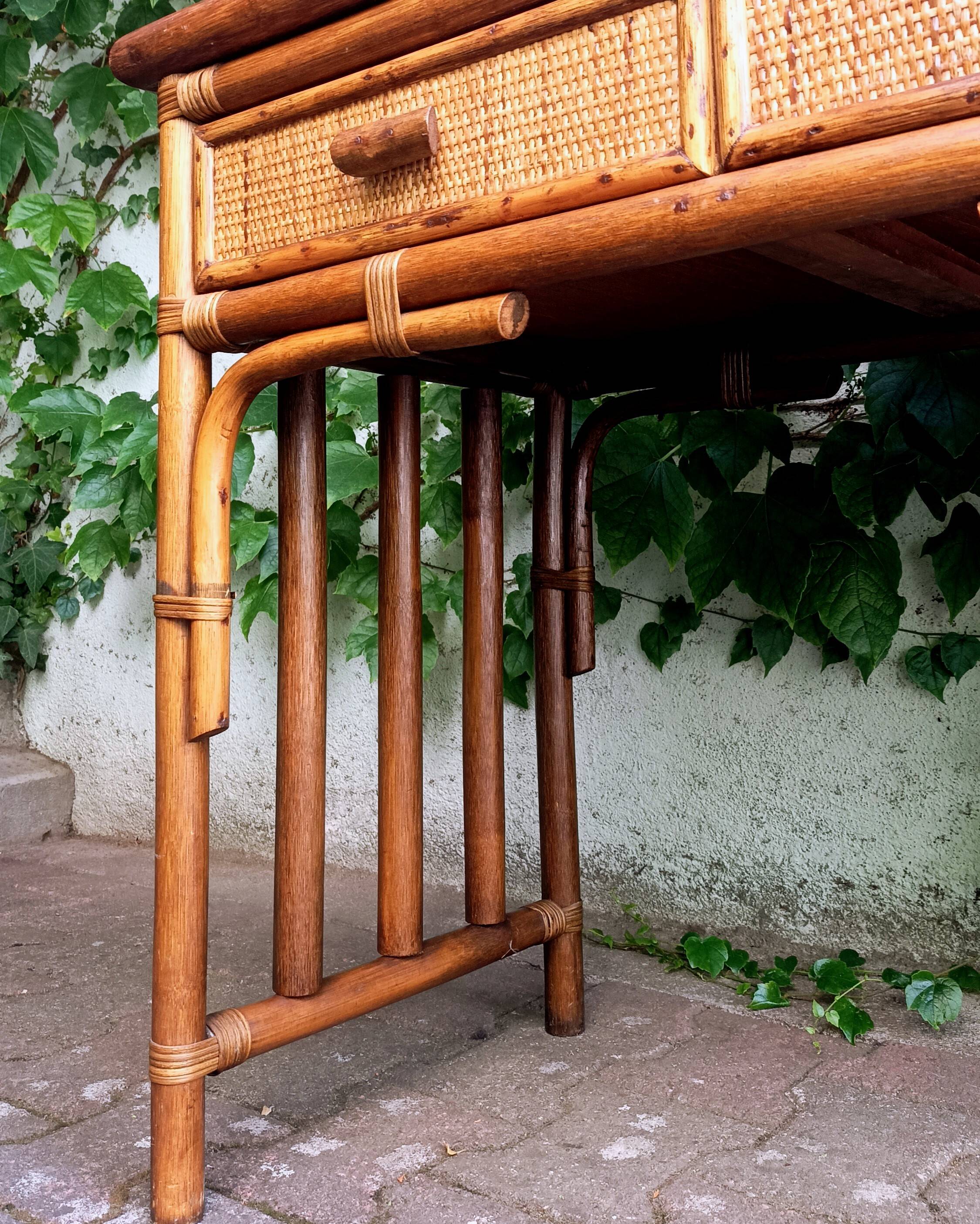 Rattan hairdresser