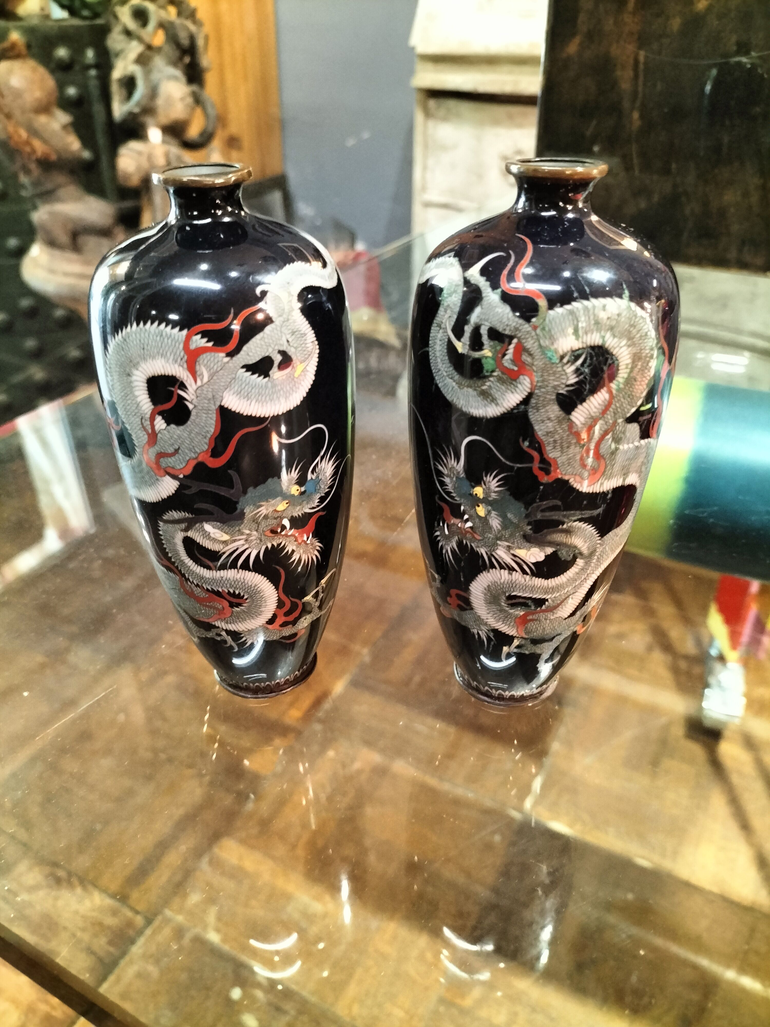 Paire de vases japonais émaillés