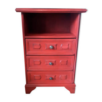 Commode rouge, 3 tiroirs, 1 case, boutons laiton