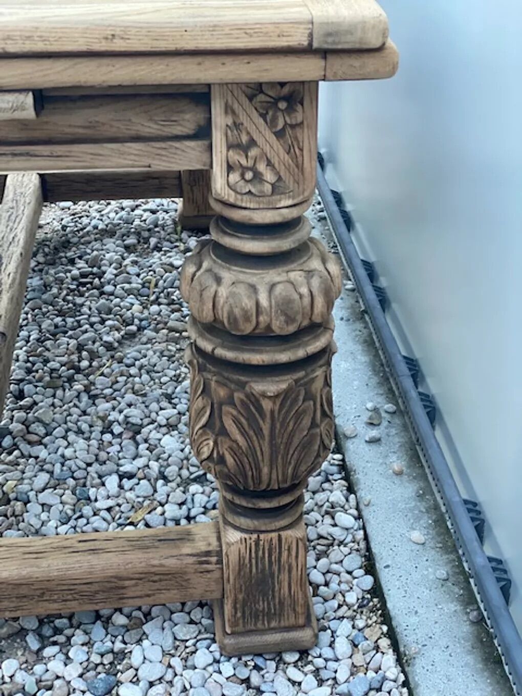 Extendable monastery table