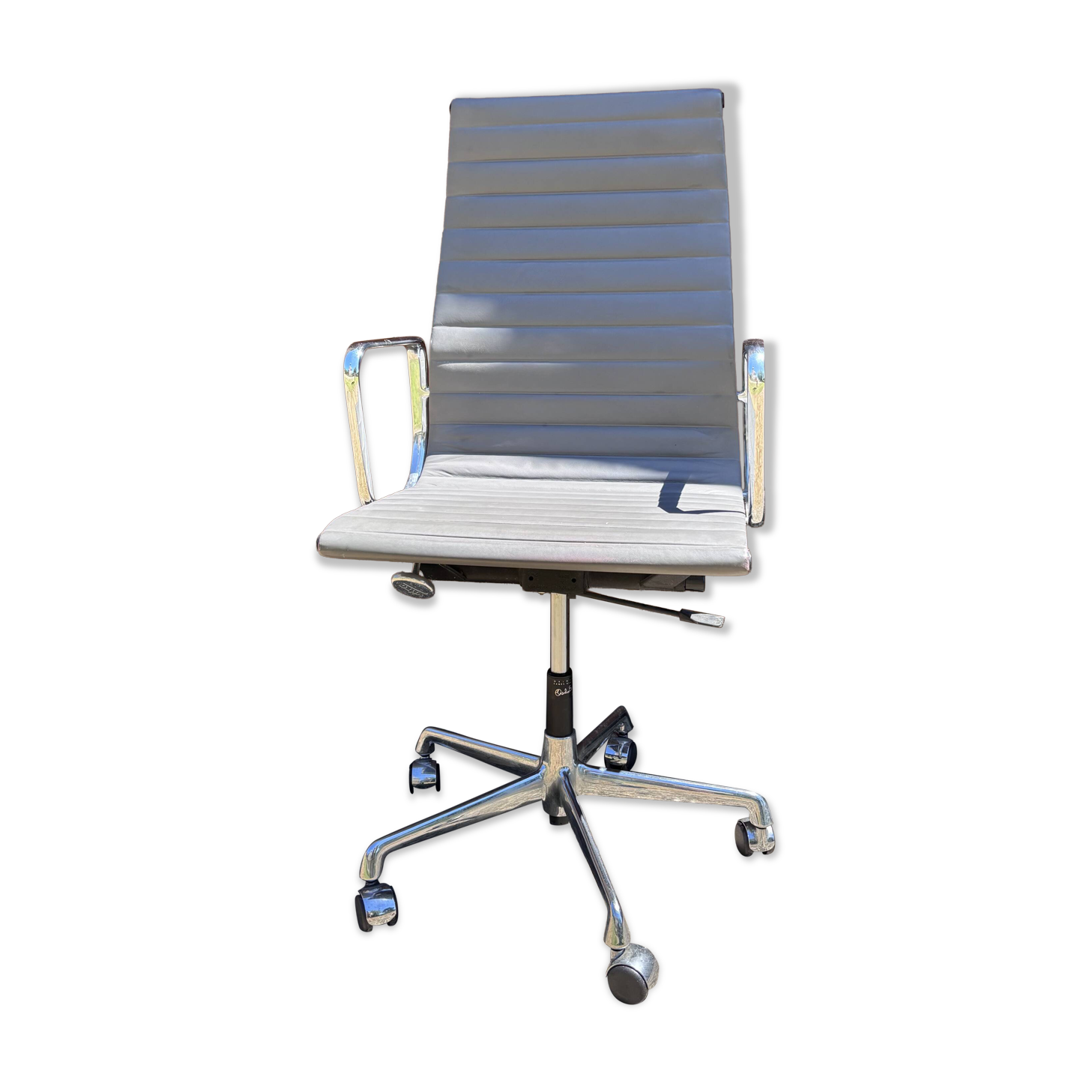 Vitra Charles & Ray Eames office chair