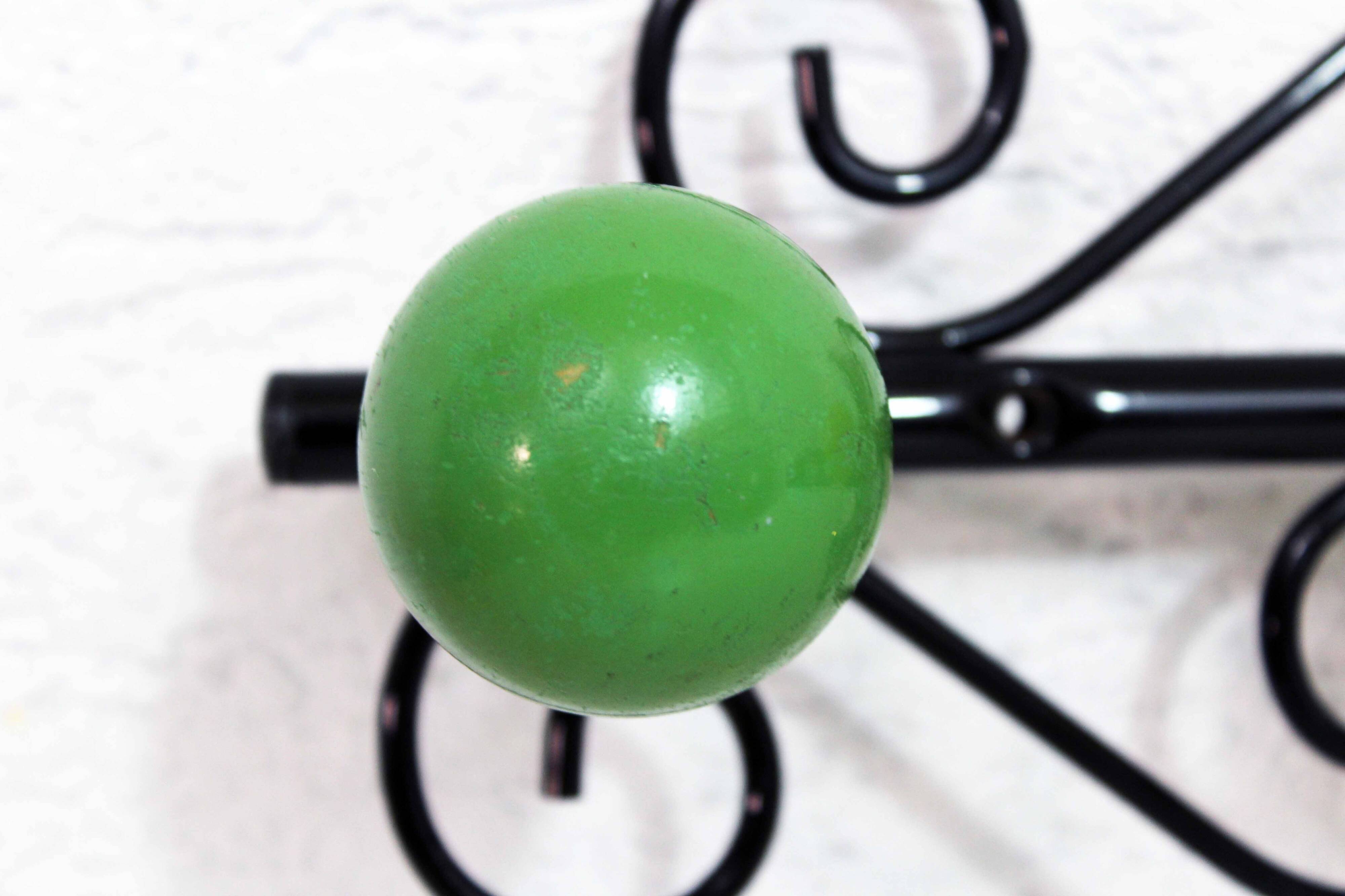 Boules wall mirror coat rack
