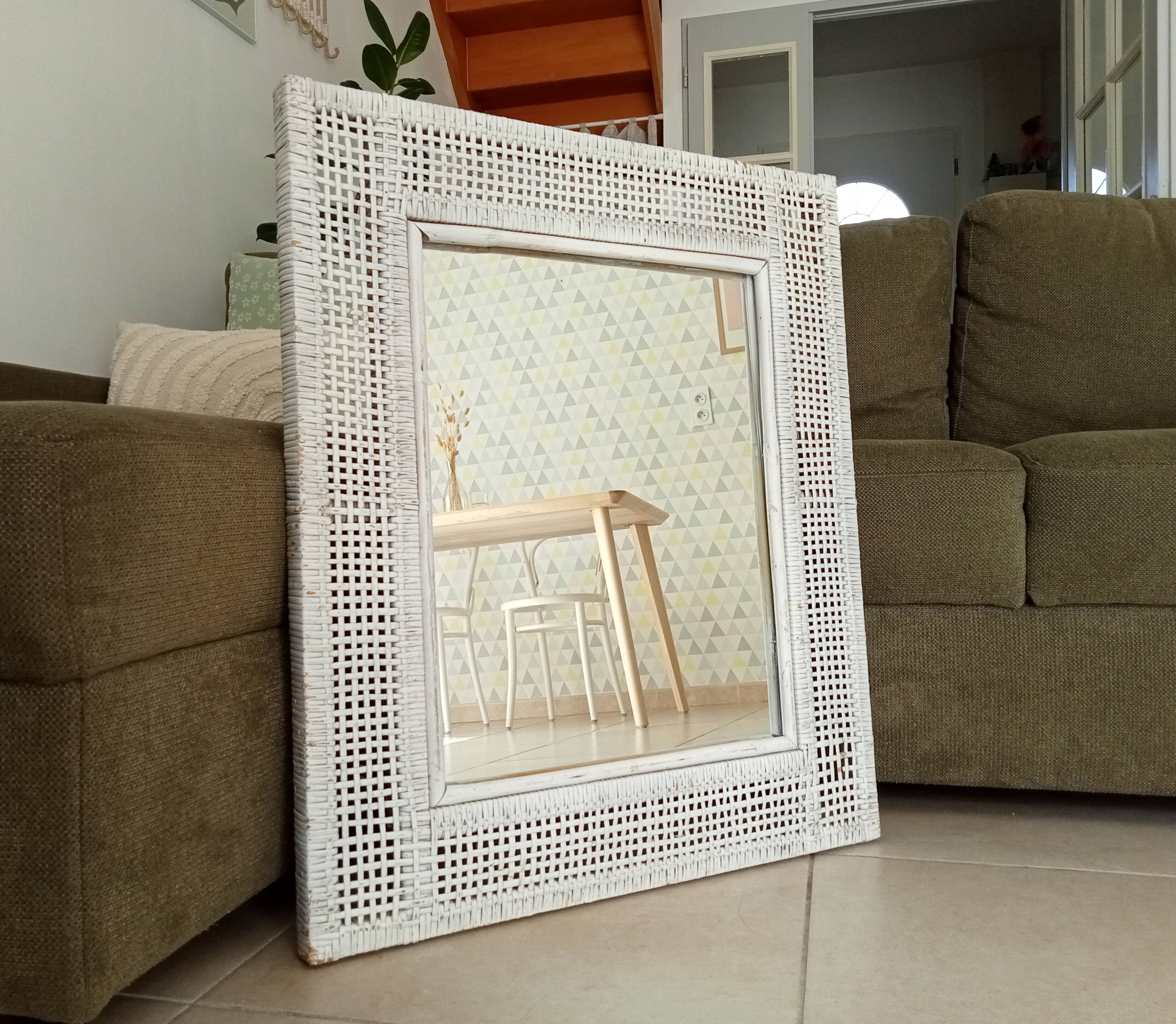 Vintage Boho rattan mirror from the 60s/70s 73*61 cm