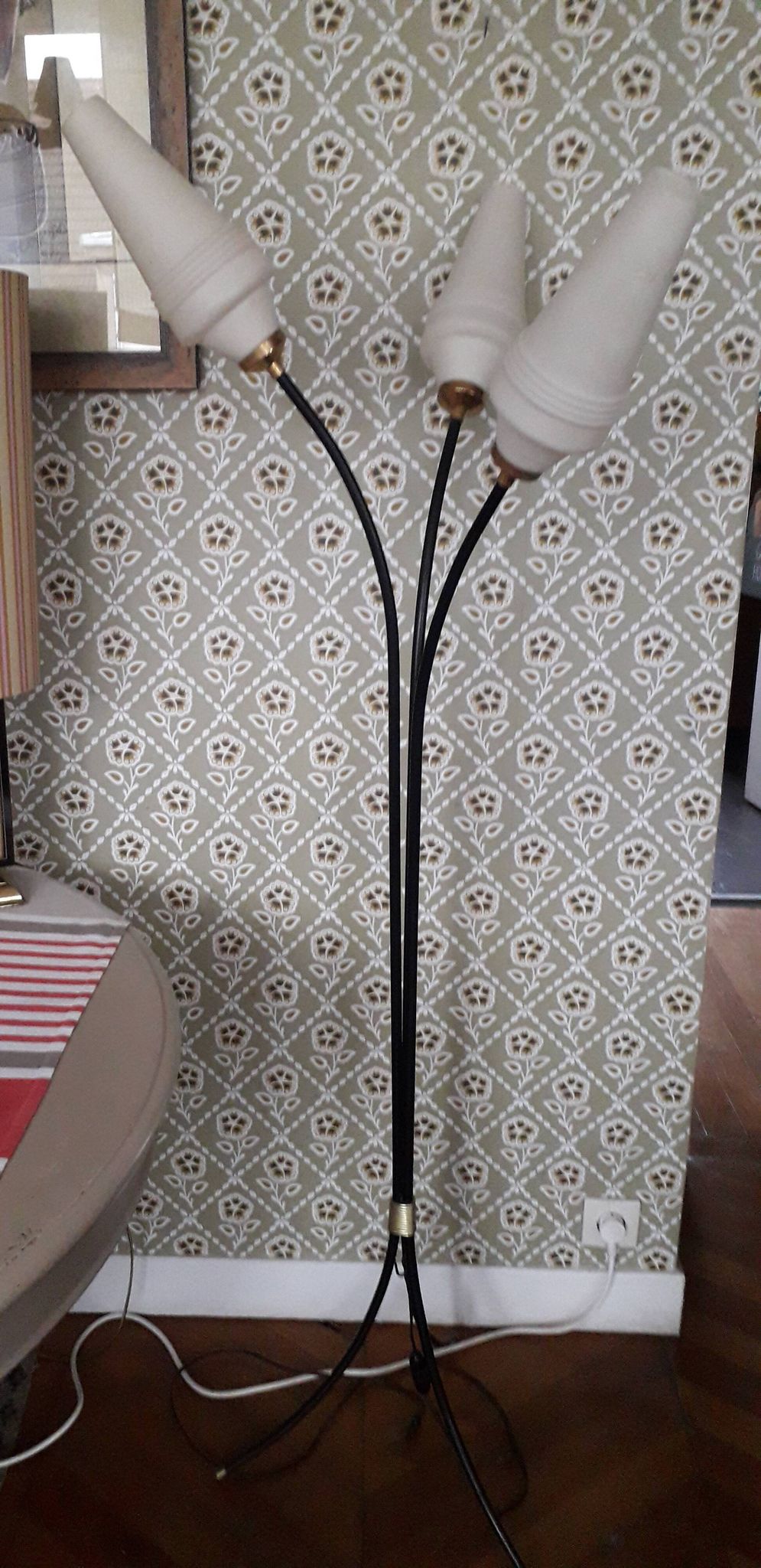 Lampadaire tripode métallique des années 50