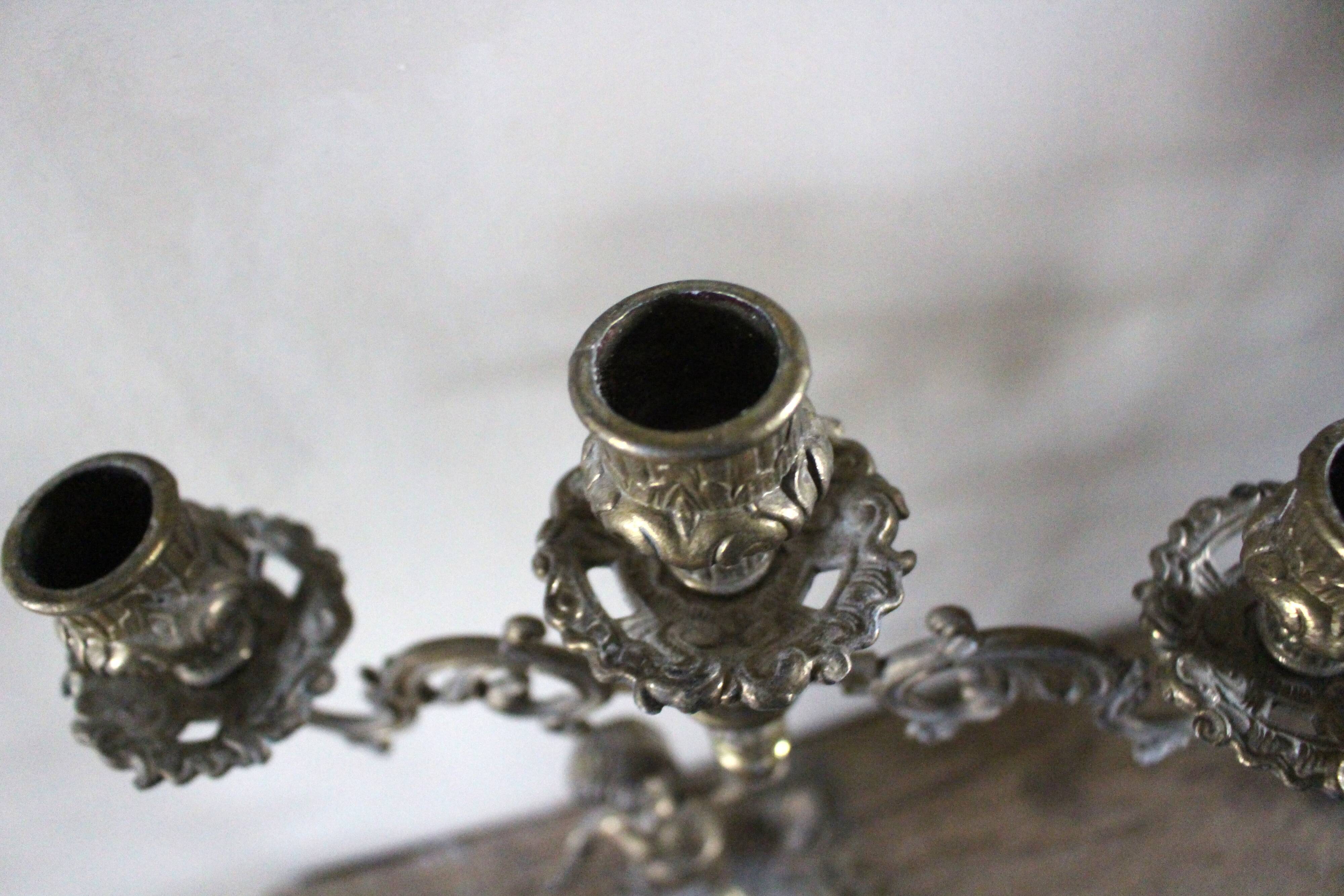 Regulated chandelier with three candle holders Angelot