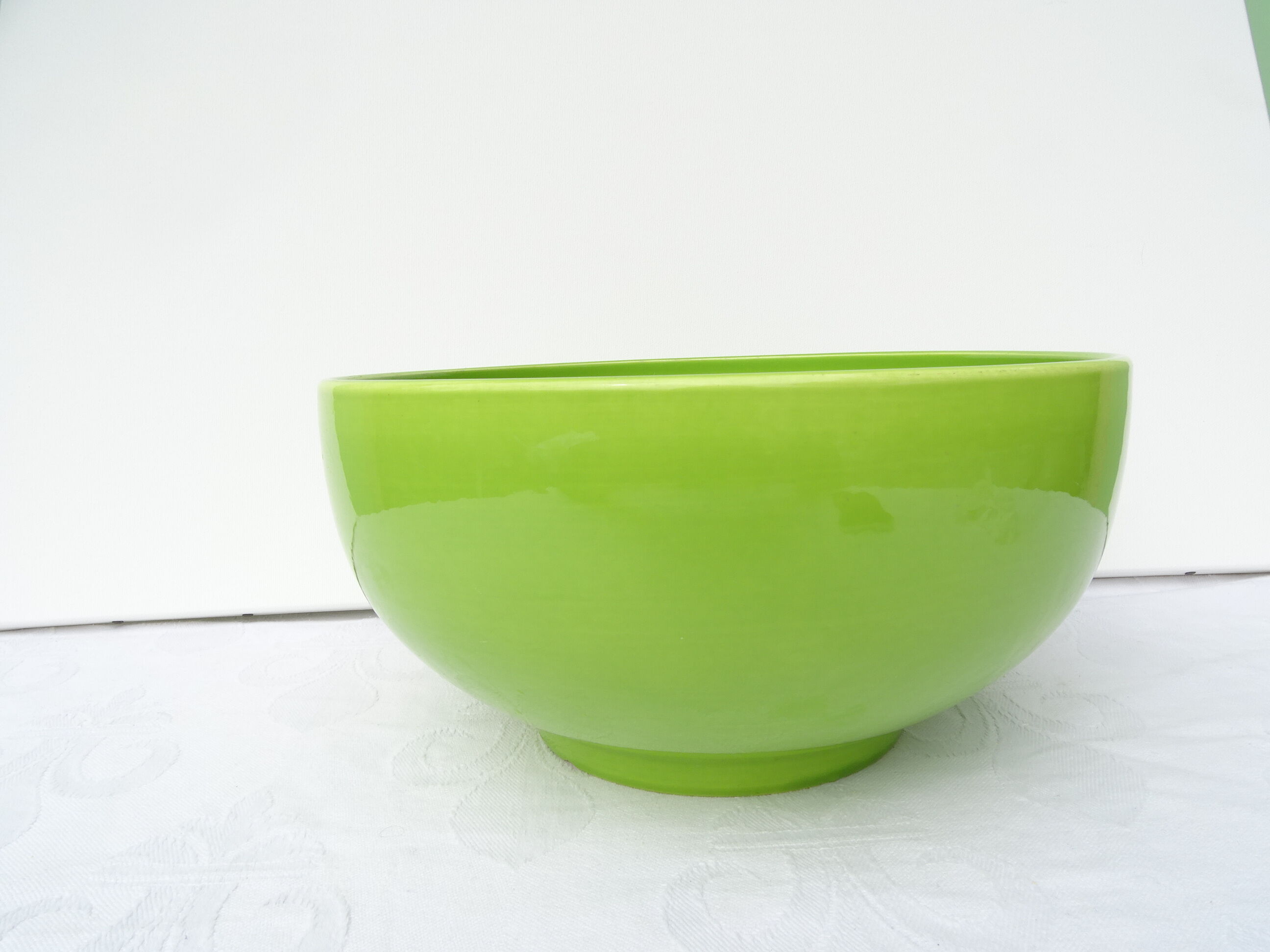 Salted apple green salad