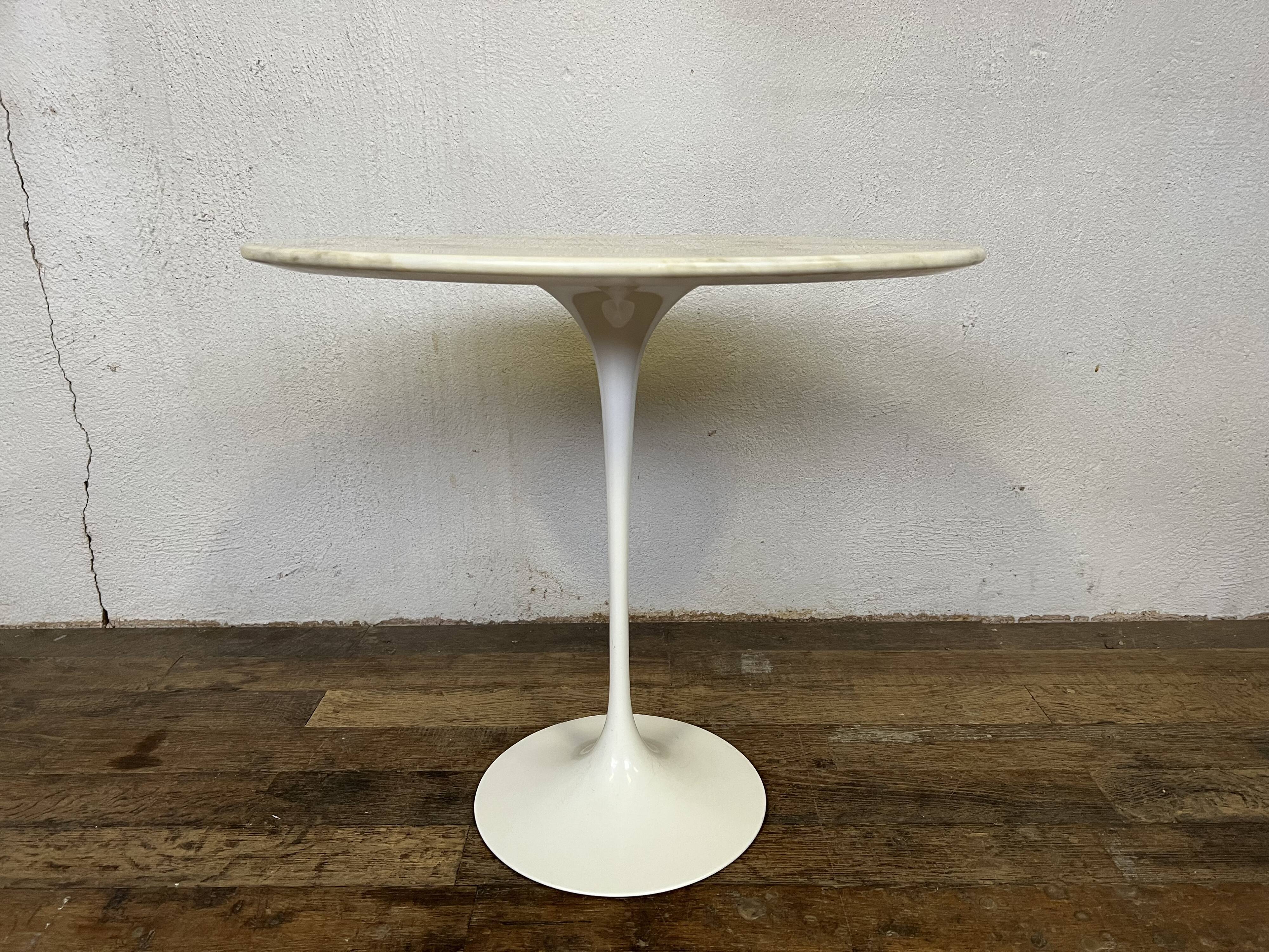 Oval pedestal table Eero Saarinene design Knoll international 1970 original marble