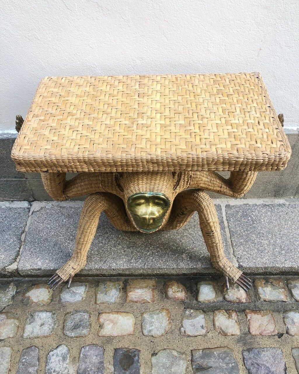 Monkey console by Mario Lopez Torres