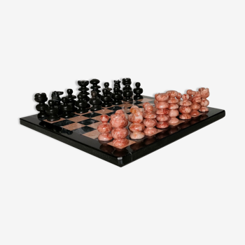 Small chessboard in coral marble and black marble - Italy - Second half of the twentieth century