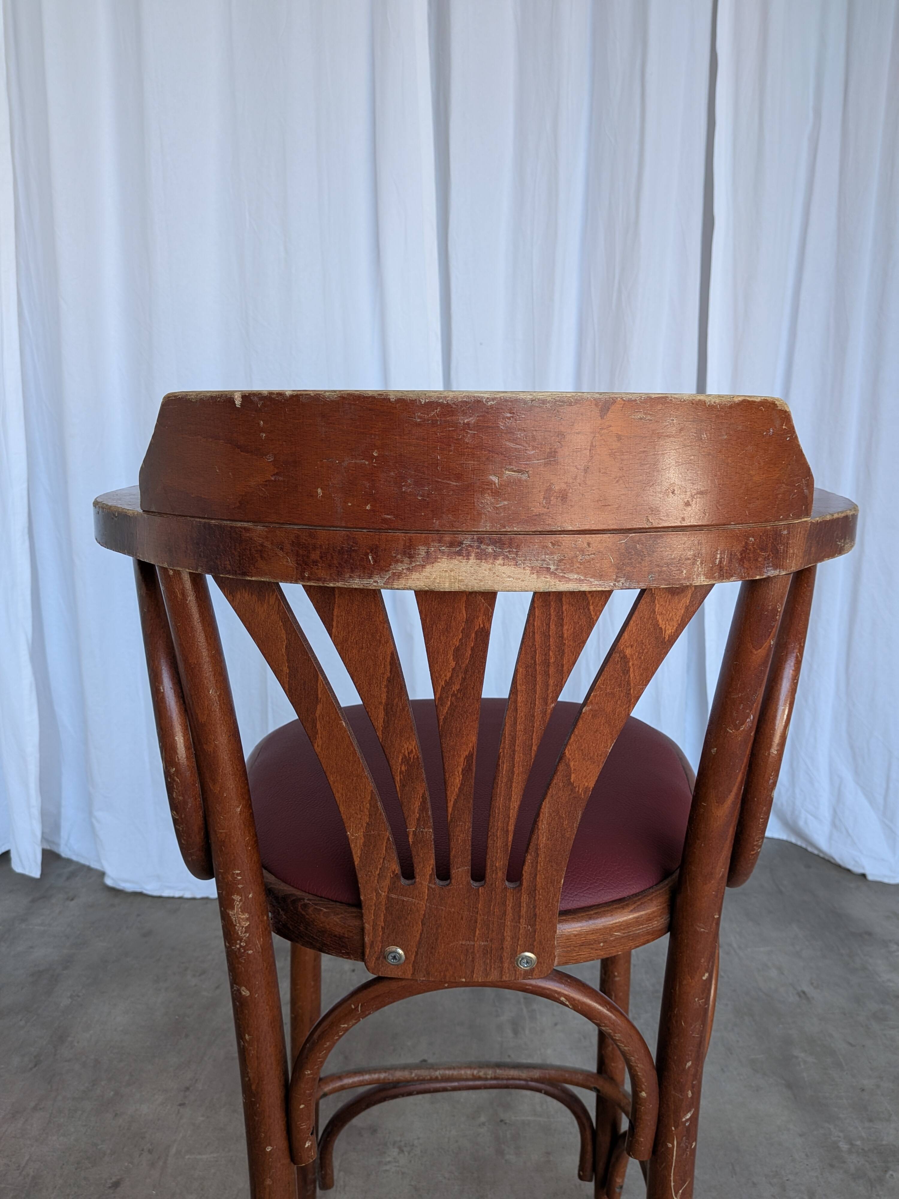 Fauteuil de bar de style Thonet Irish Pub / Siège en simili cuir rouge, milieu du siècle