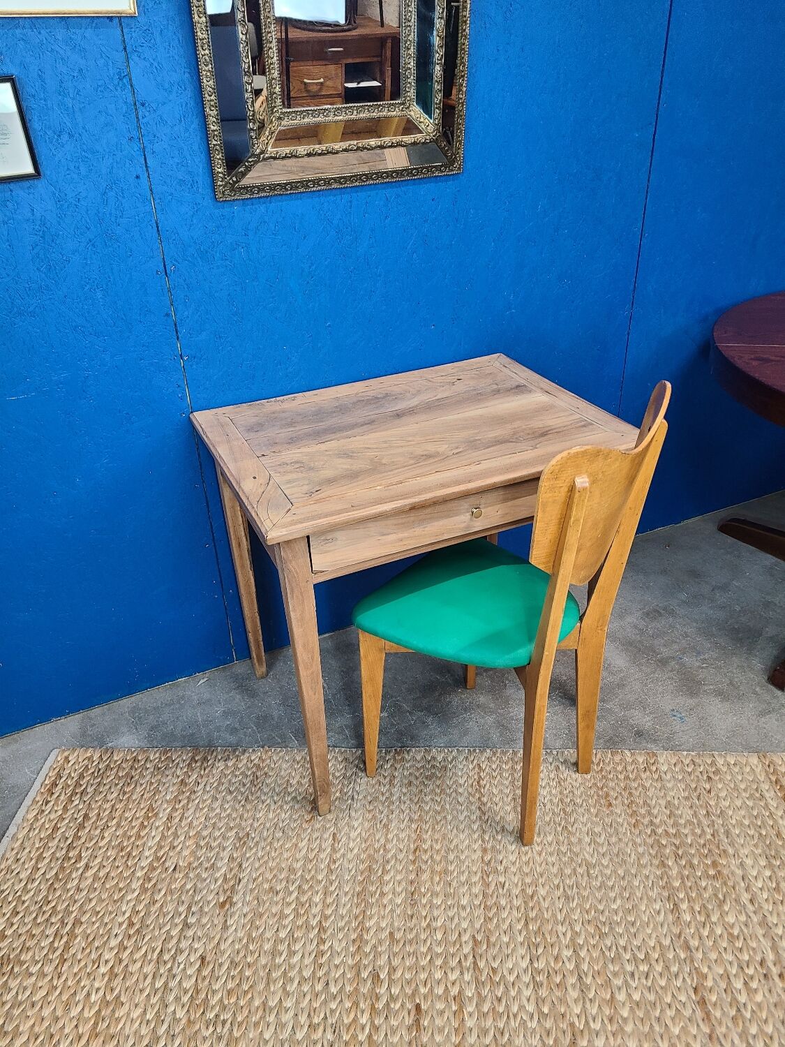 Side truss table