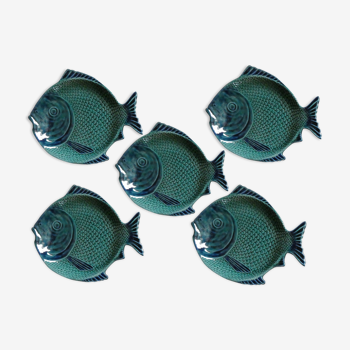 Lot de 5 assiettes en barbotine, forme poissons