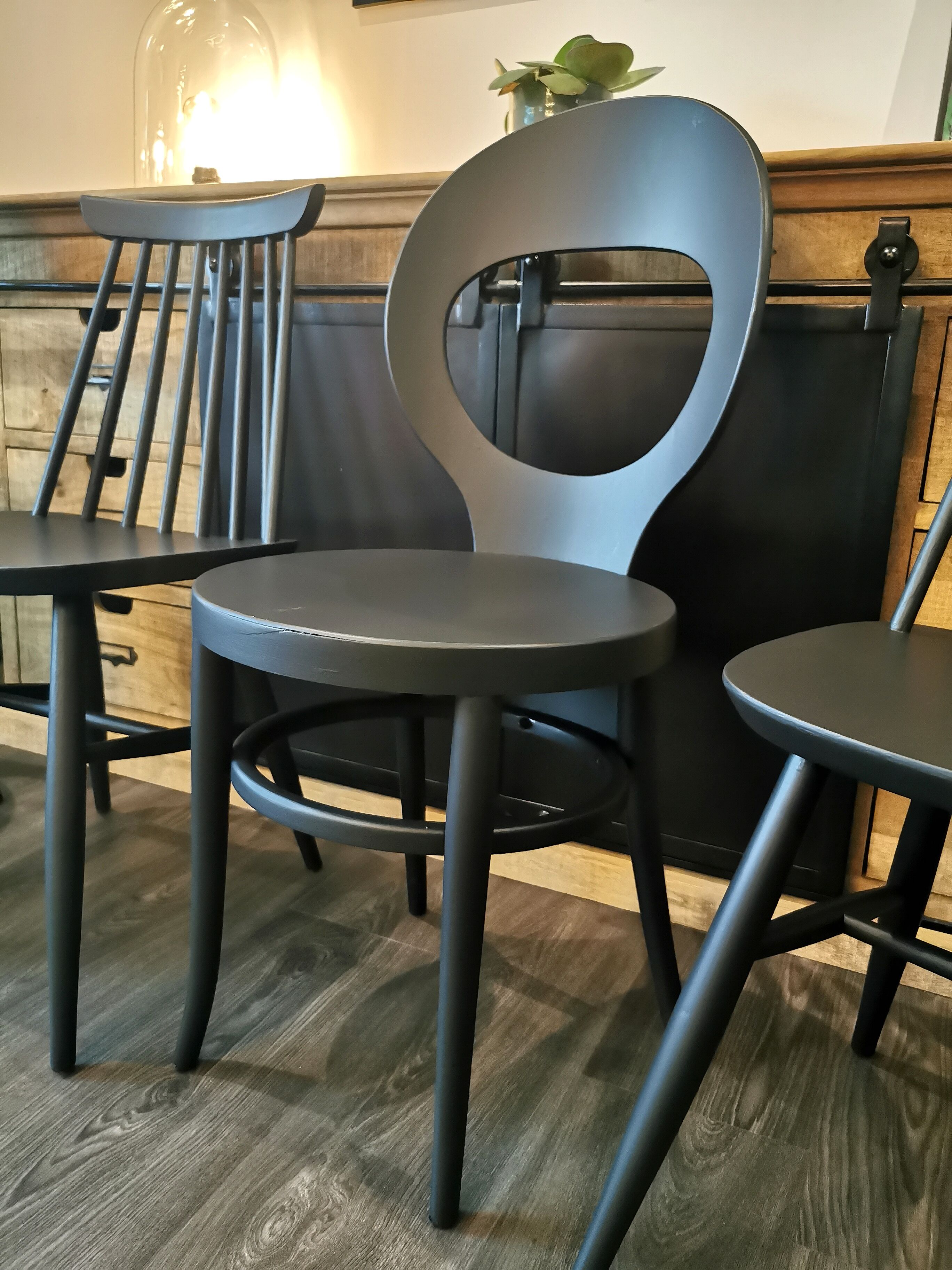 Series of 6 mismatched bistro chairs Baumann and Gizycko