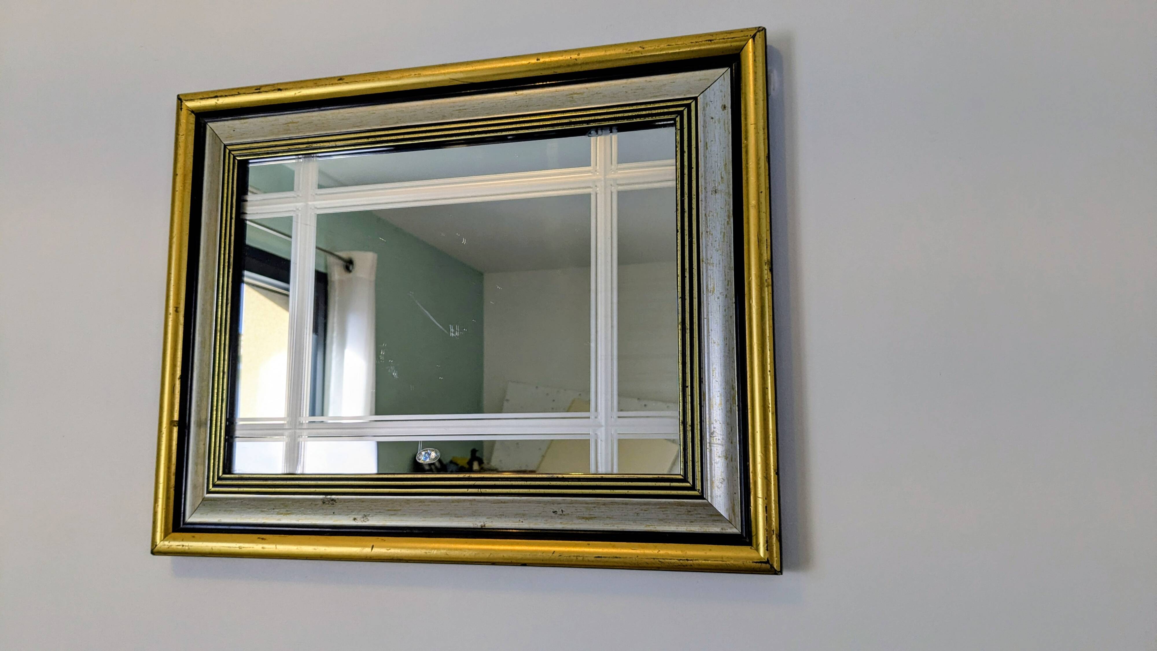 Antique mirror with a gold frame, classic elegance 49 x 38 cm