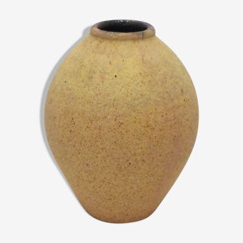 Ovoid vase potters of Accolay 1960