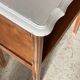 Table de chevet en bois et blanc vintage