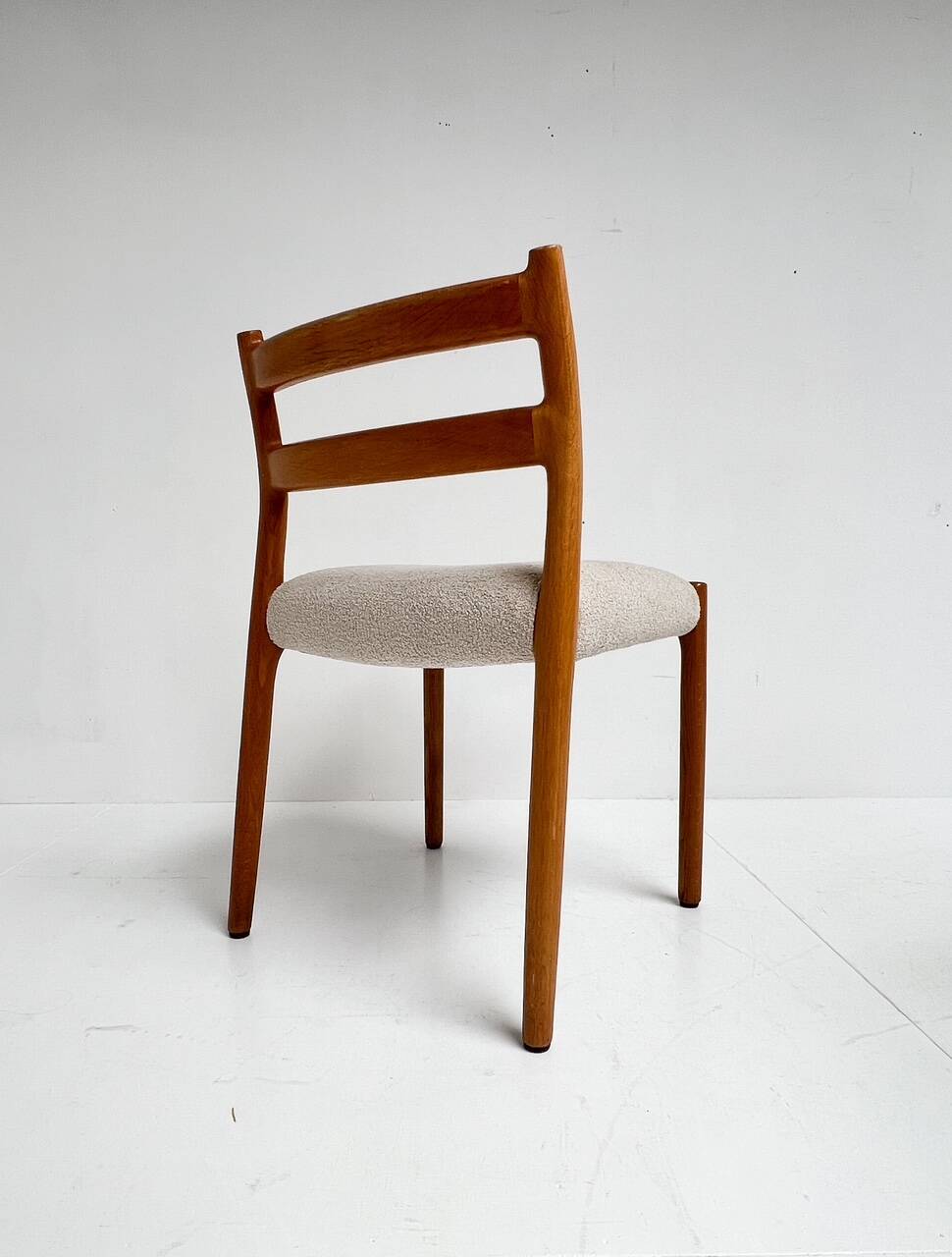 Set re upholstered Model 84 chairs by Niels Otto Møller, 1960s