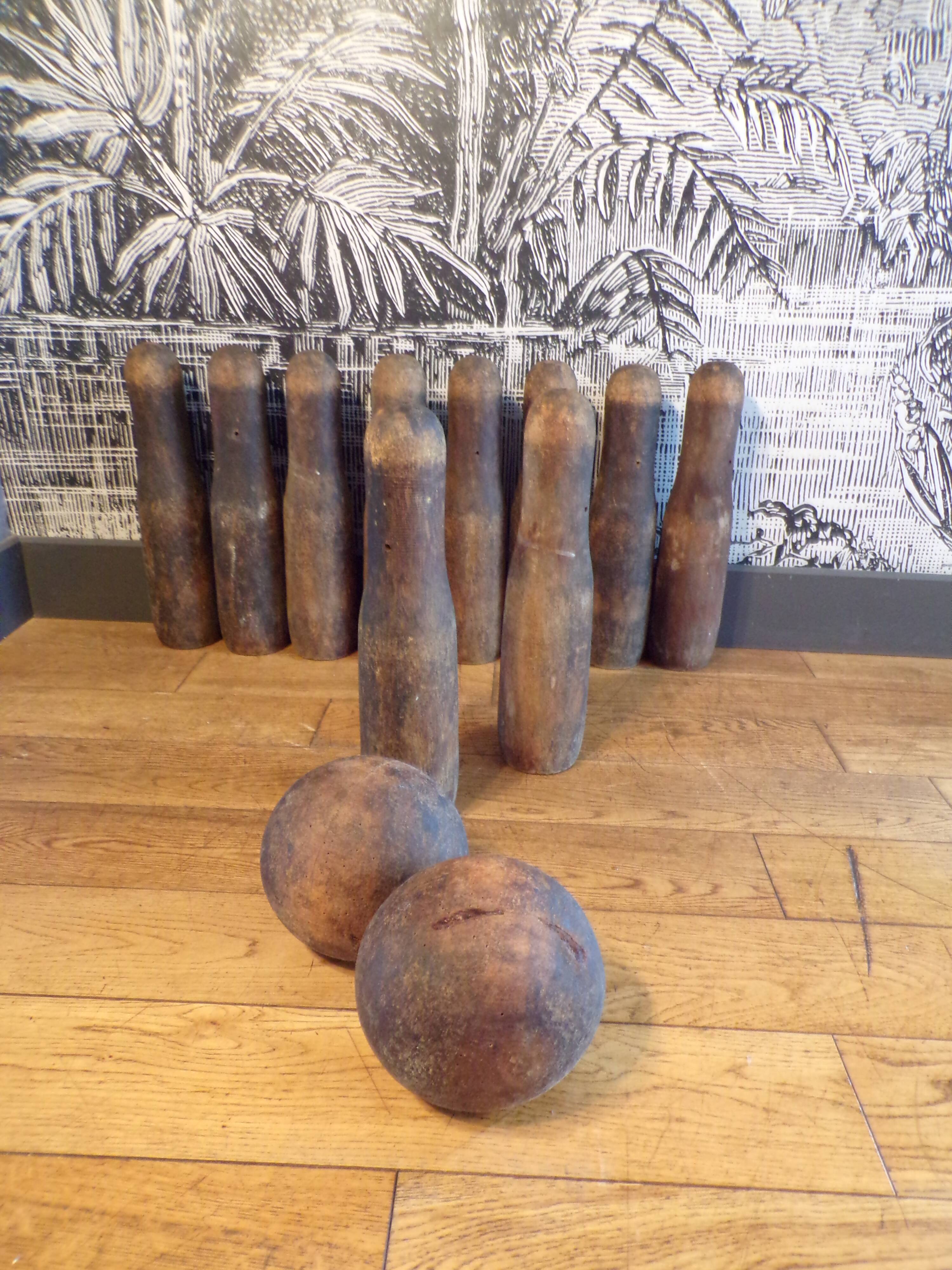 Old wooden bowling game from 1900