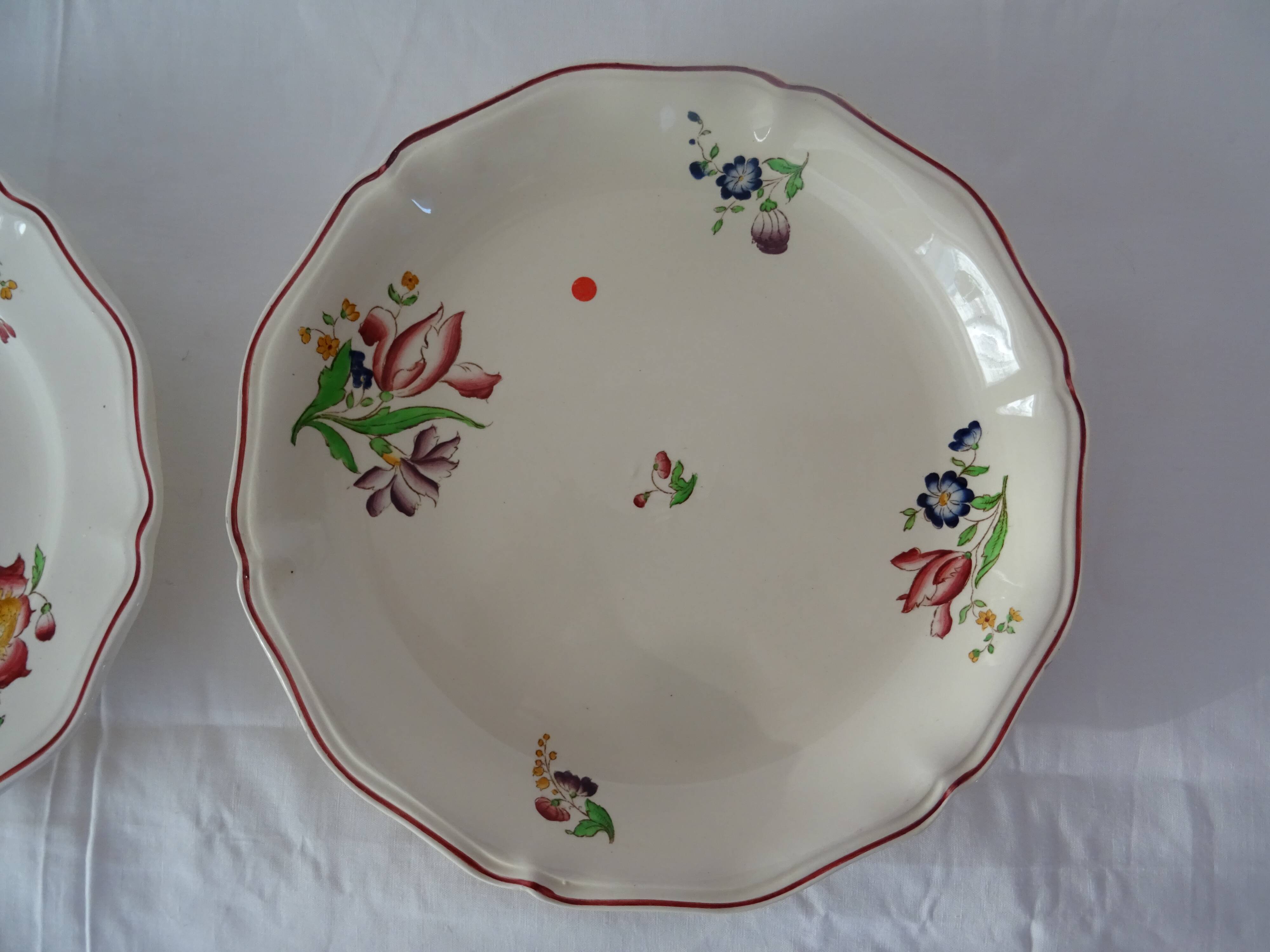 2 plats assiettes de présentation Sarreguemines 526112 faience fleurs STRASBOURG