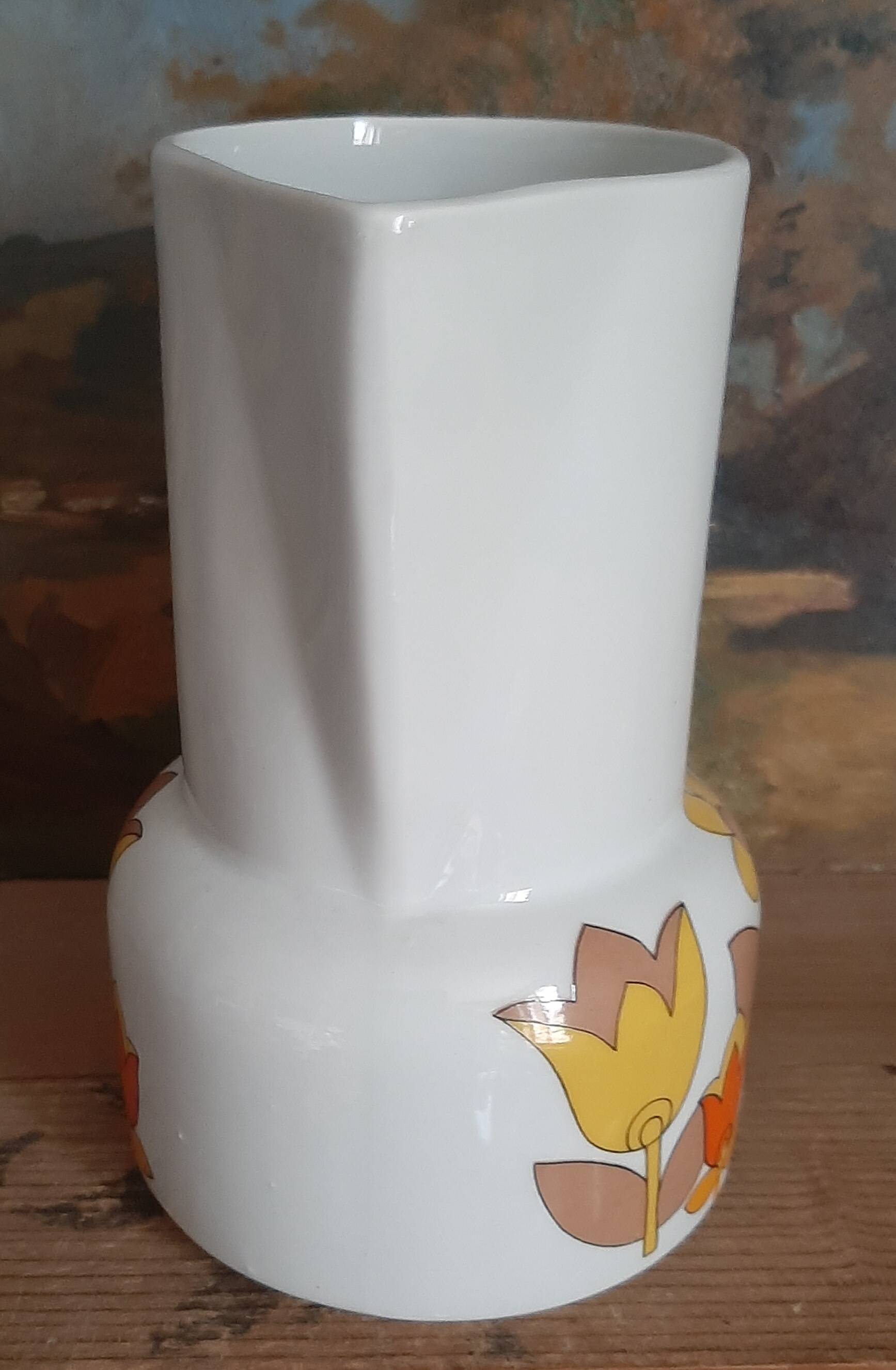 Pretty Vintage floral decor pitcher very 70s**Berry creation Le Lourioux